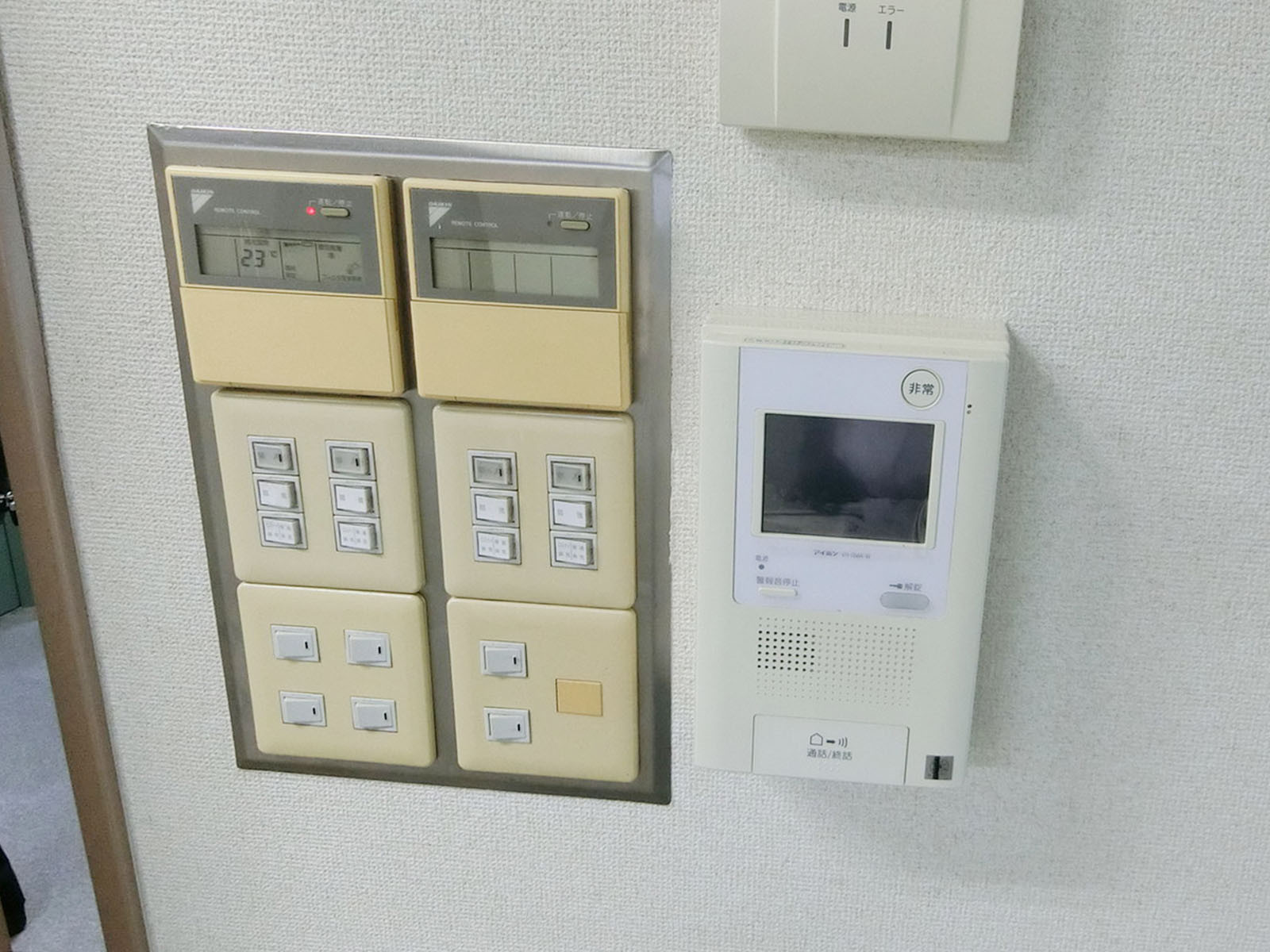 スイッチ類