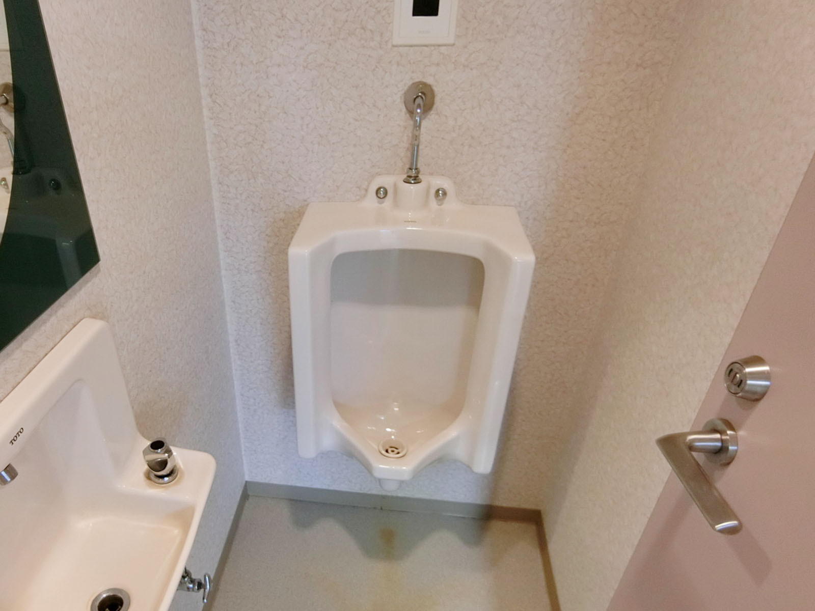 男性用トイレ
