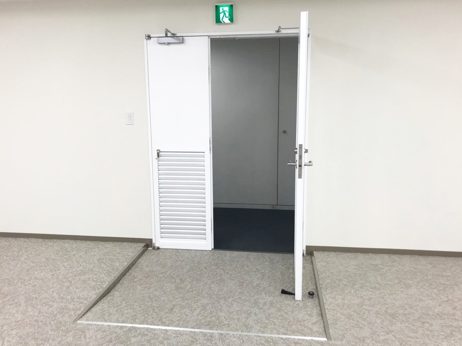 貸室出入口