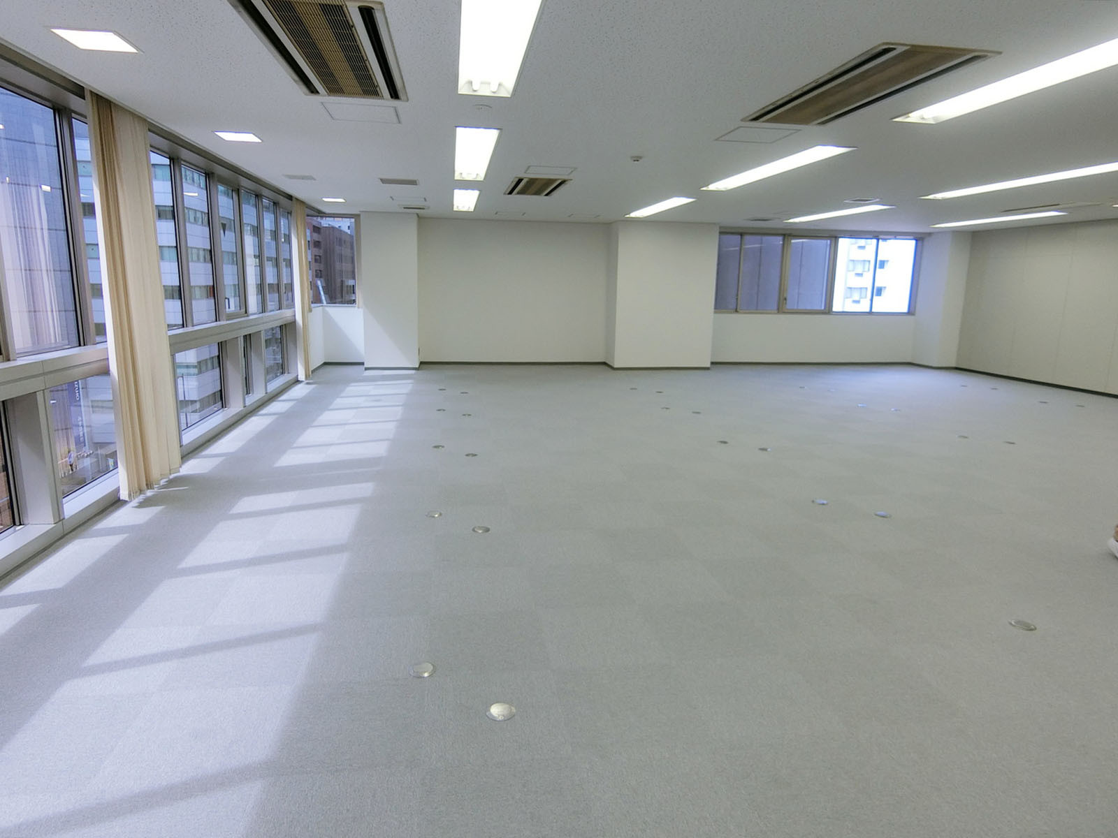 オフィス室内参考画像（5階・約55坪）