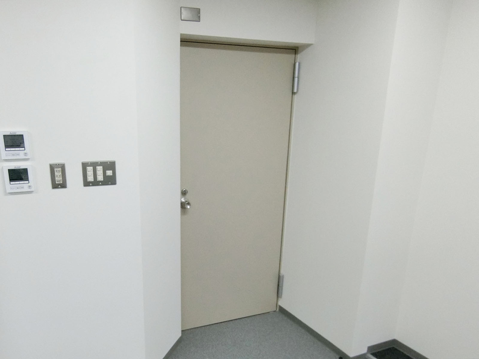 貸室出入口