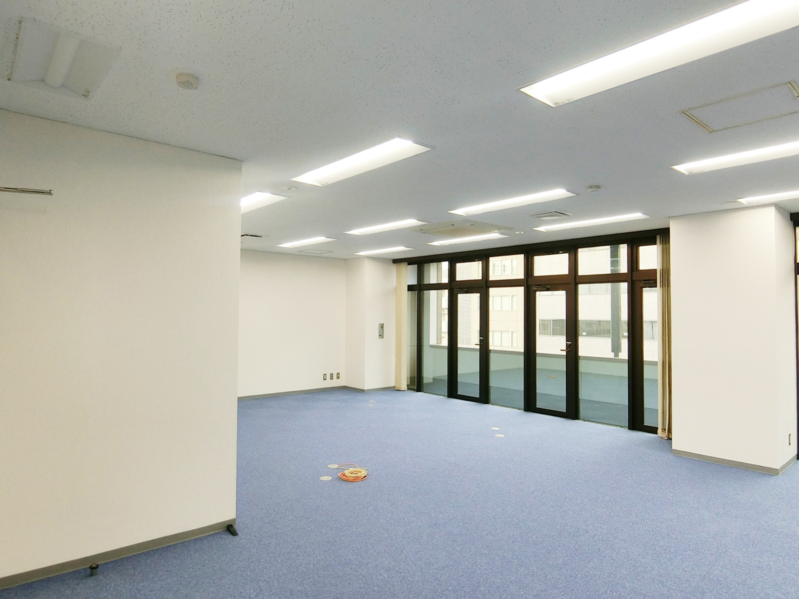 オフィス室内参考画像