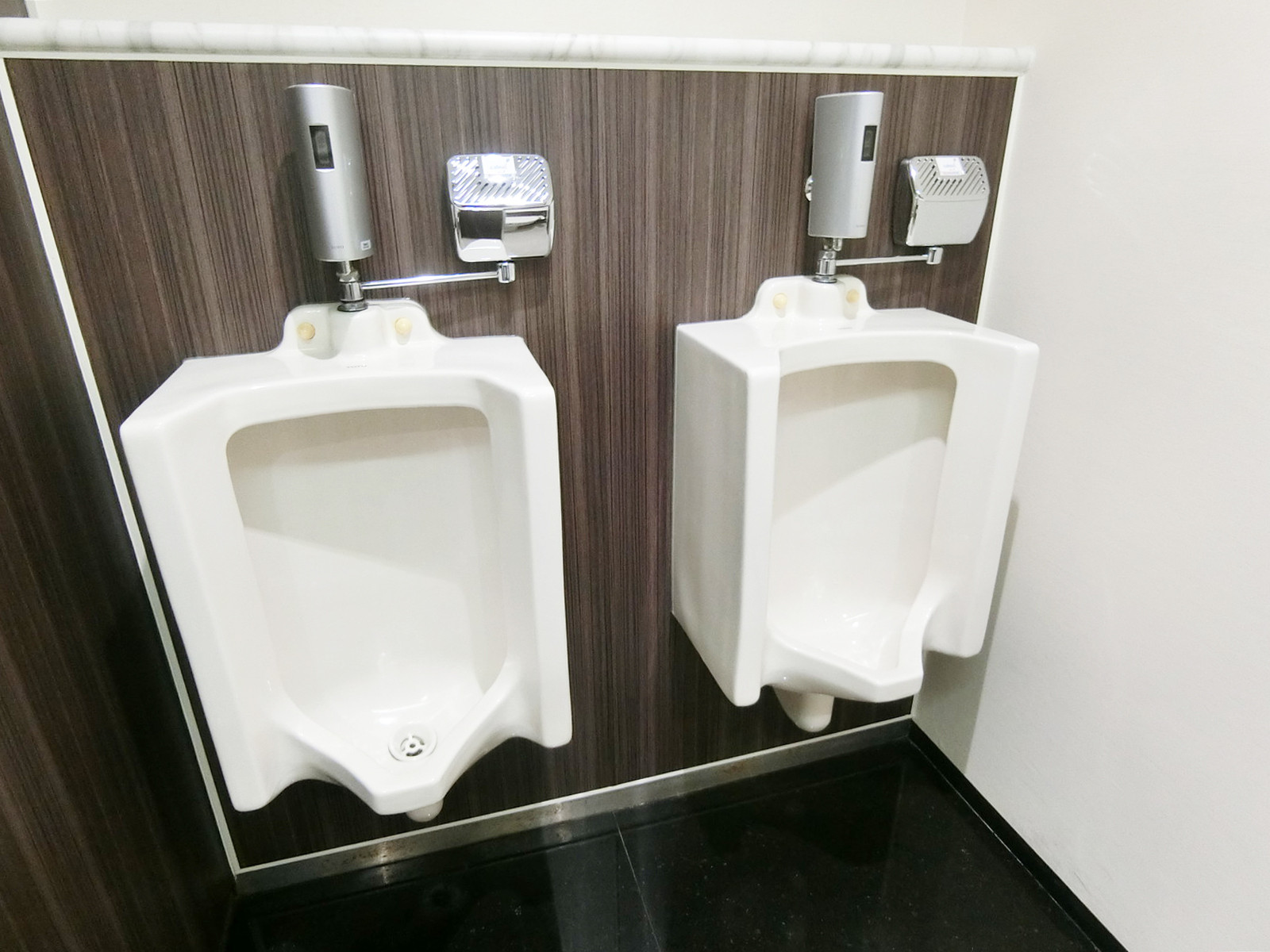 男性用トイレ