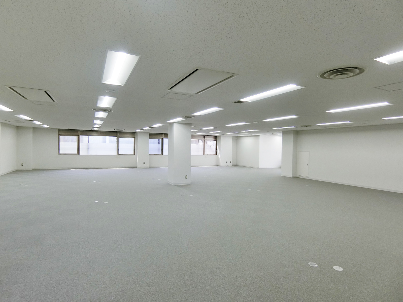オフィス室内参考画像