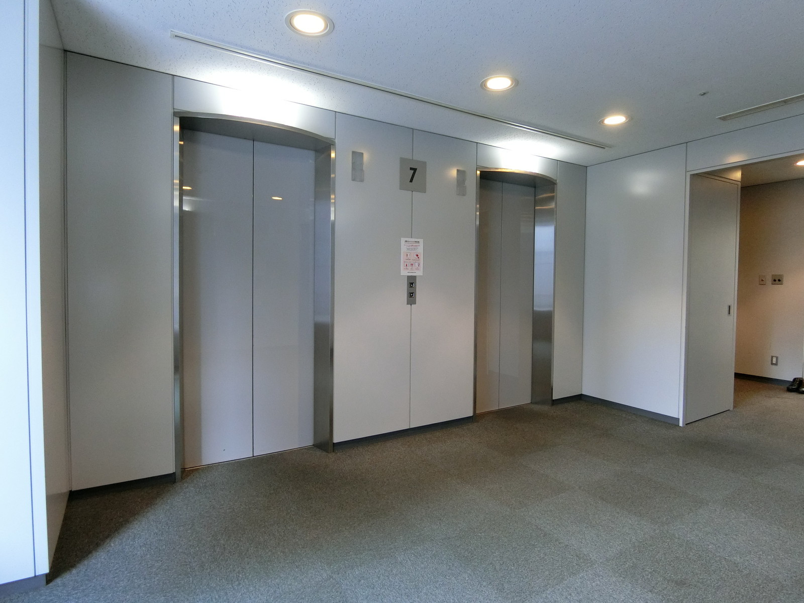 エレベーターホール
