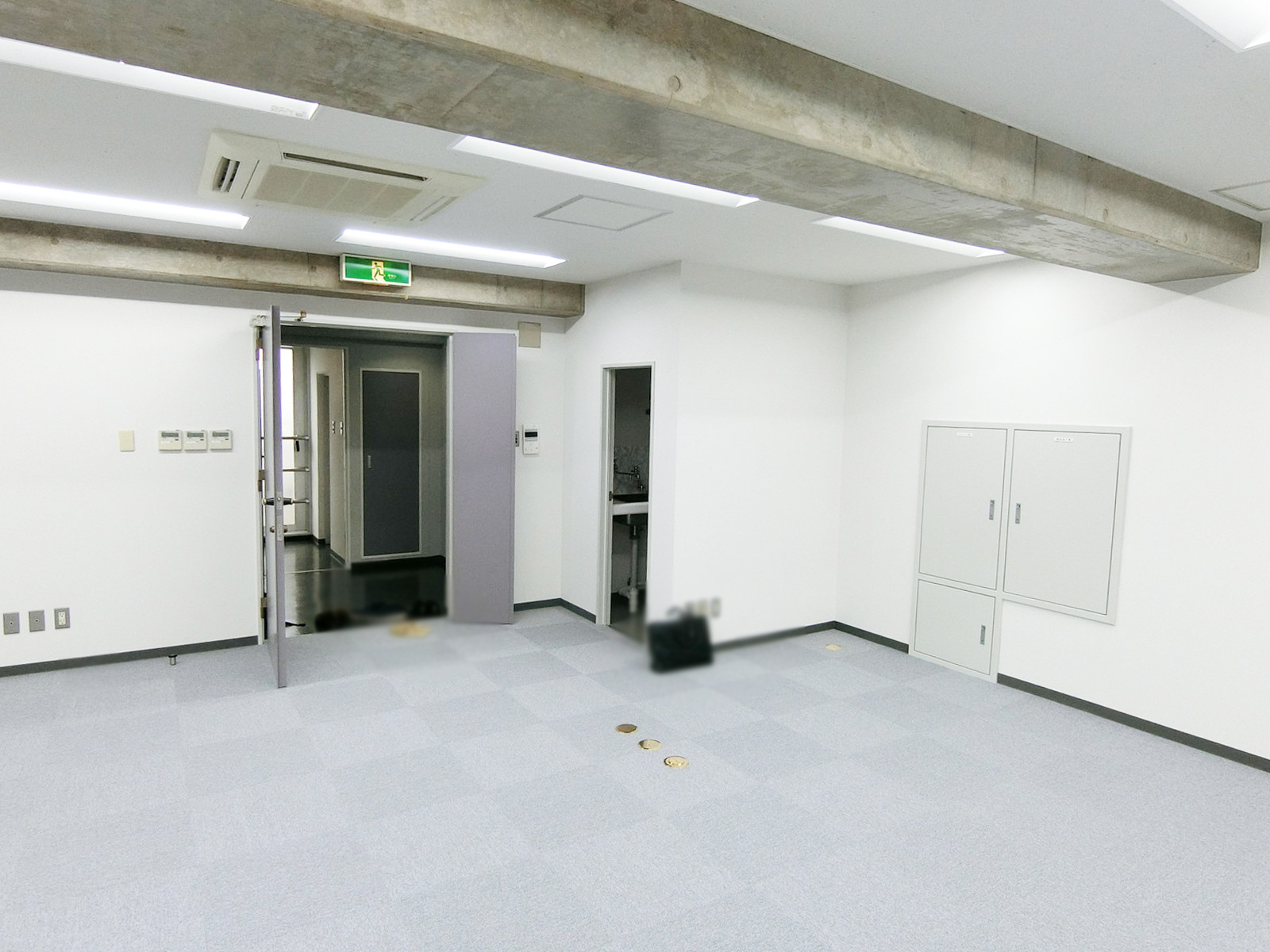 別角度の様子