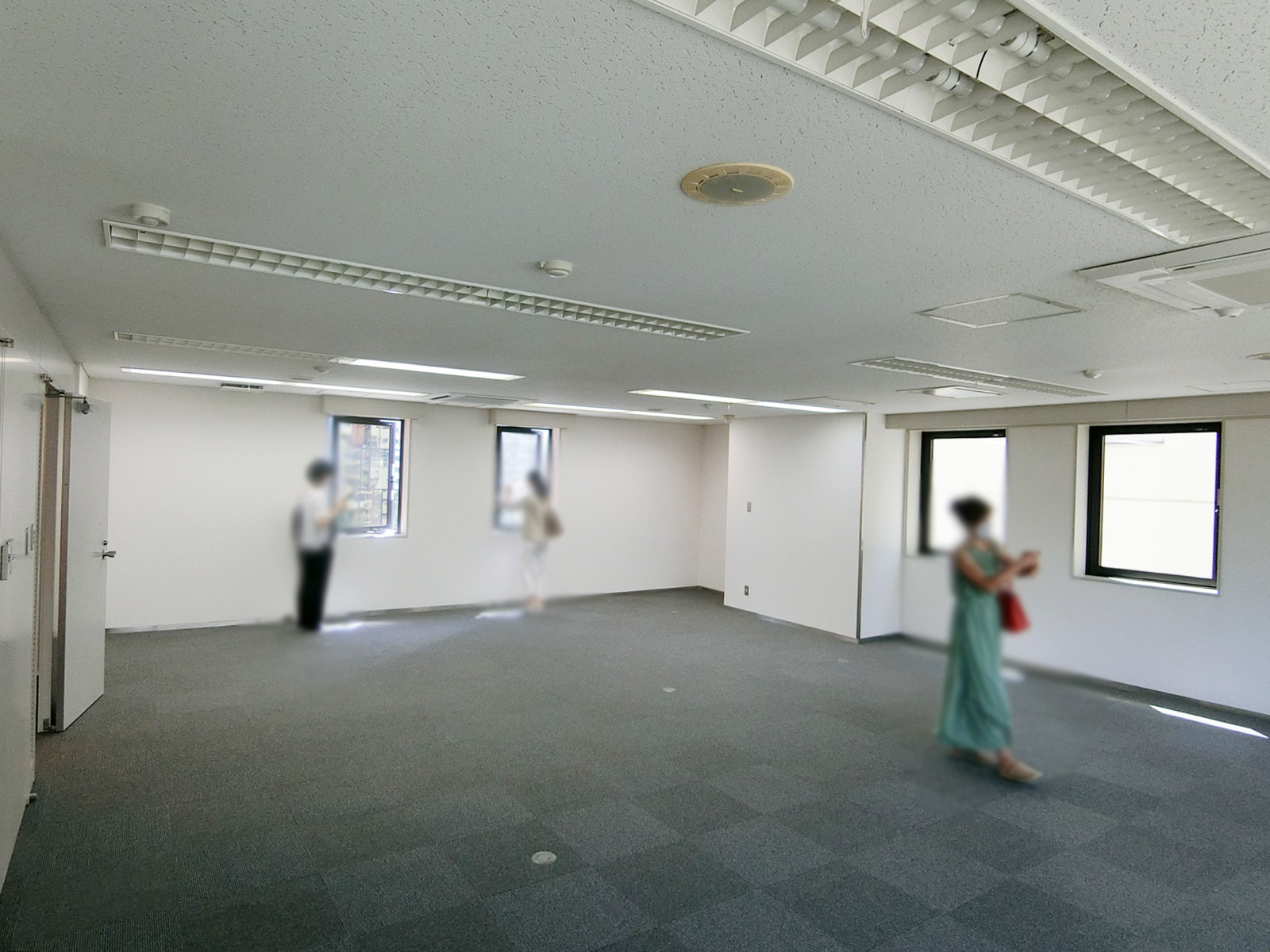 別角度の様子