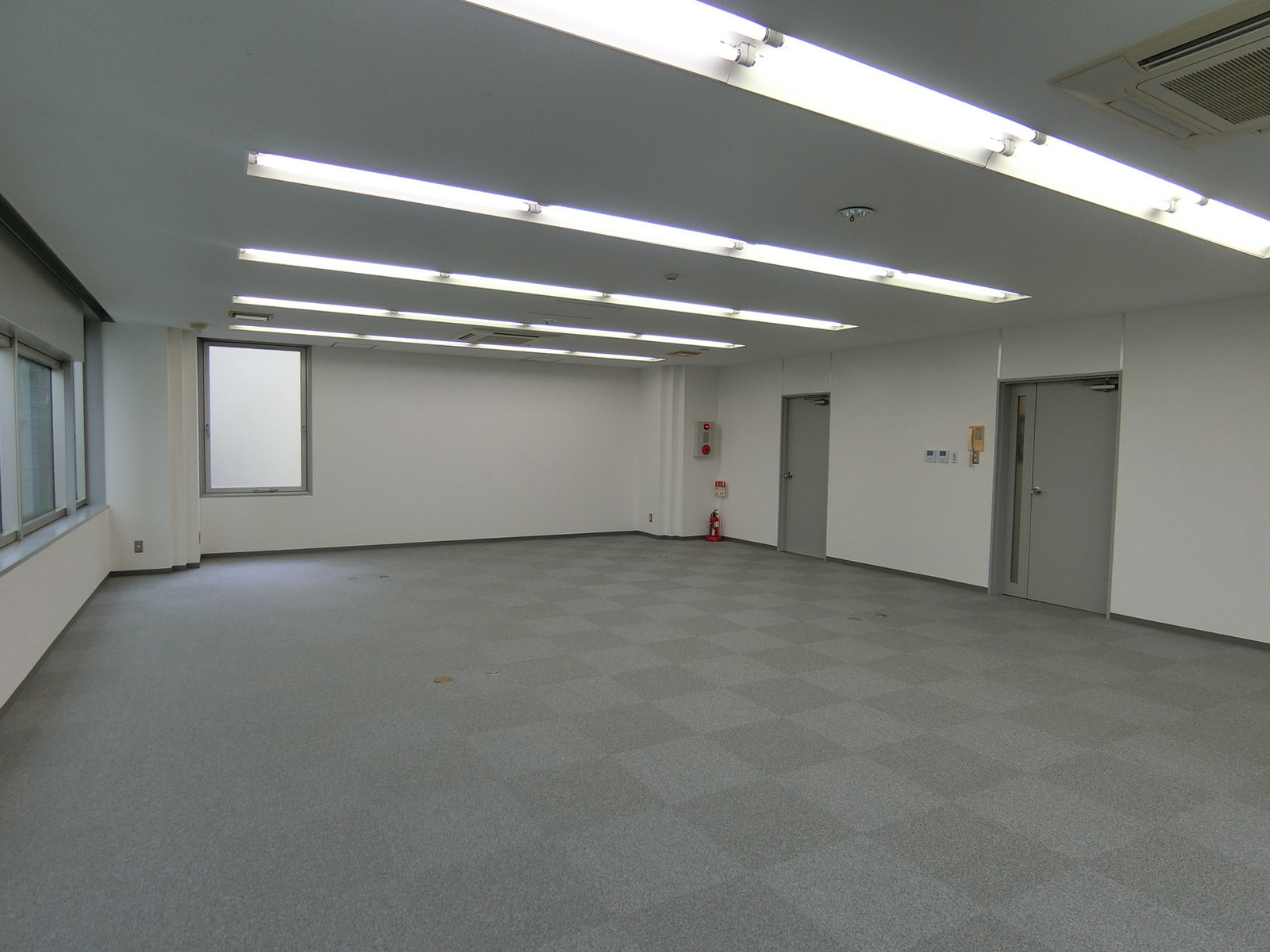 オフィス室内参考画像