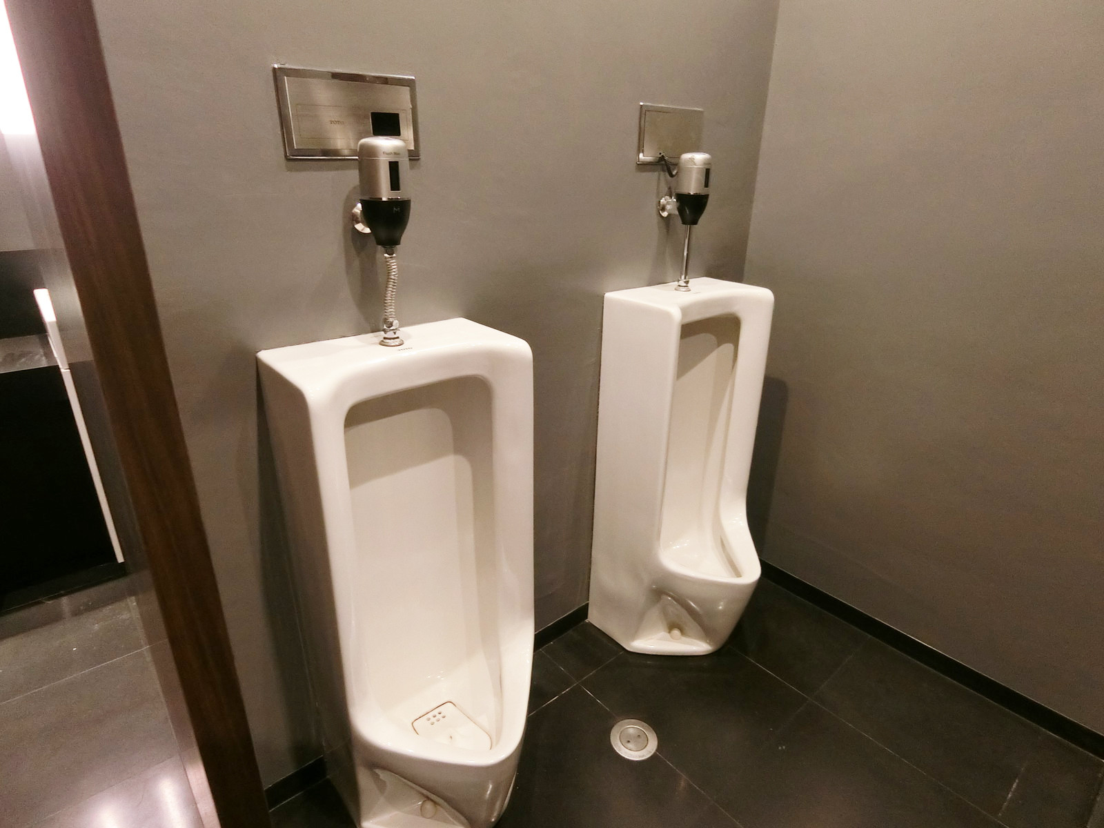 男性用トイレ