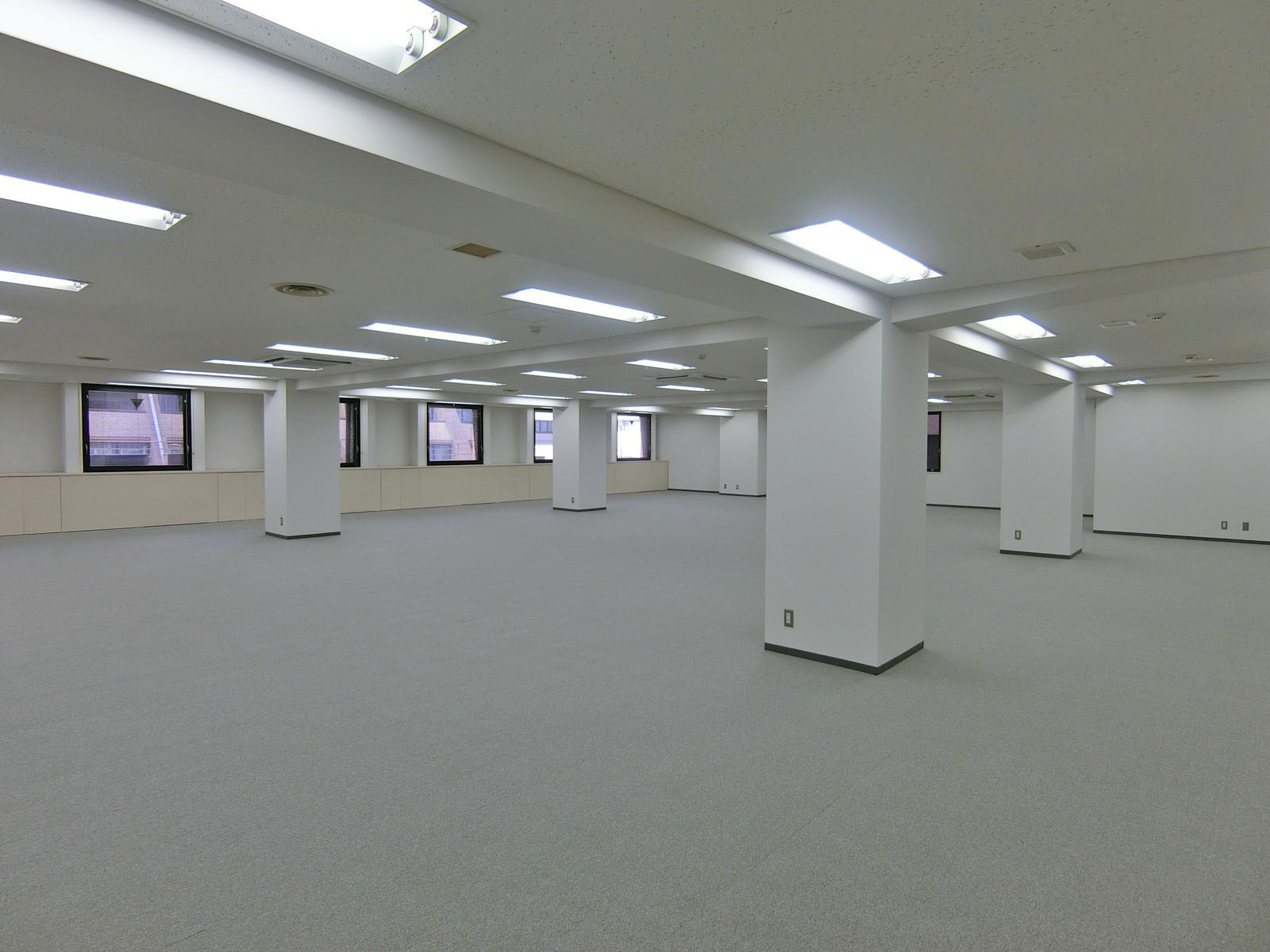 オフィス室内参考画像
