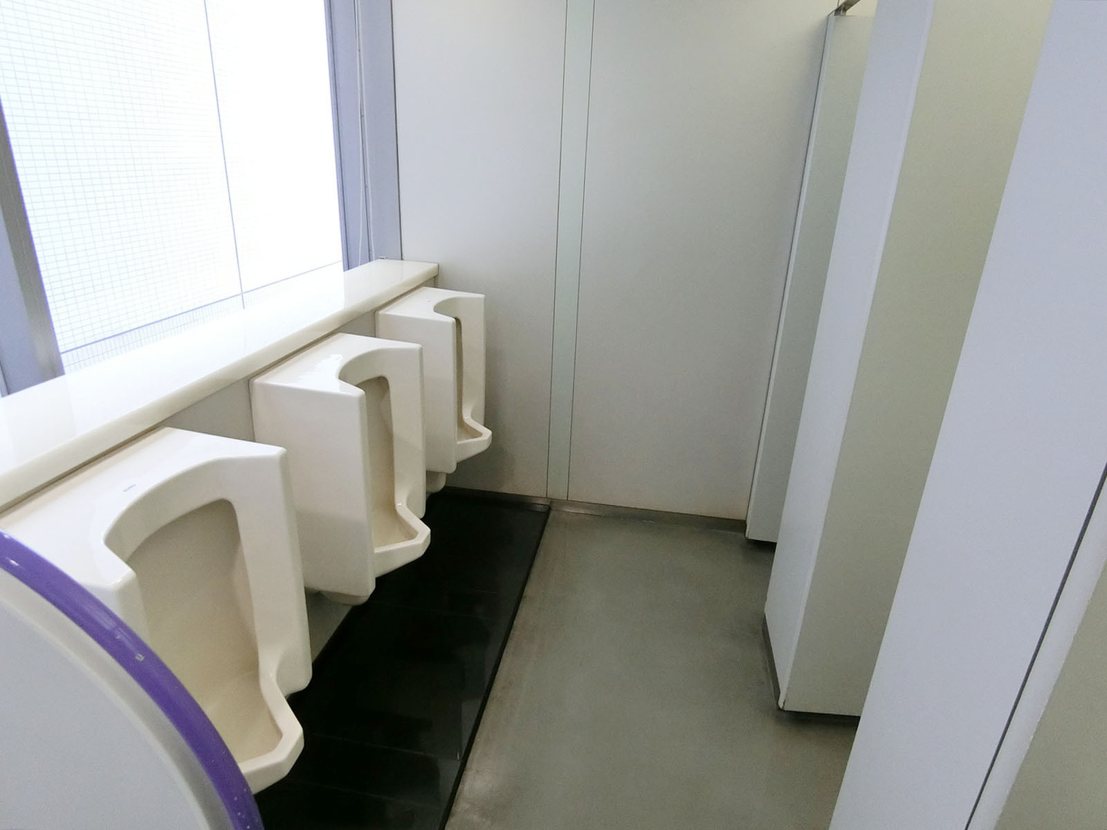 男性用トイレ