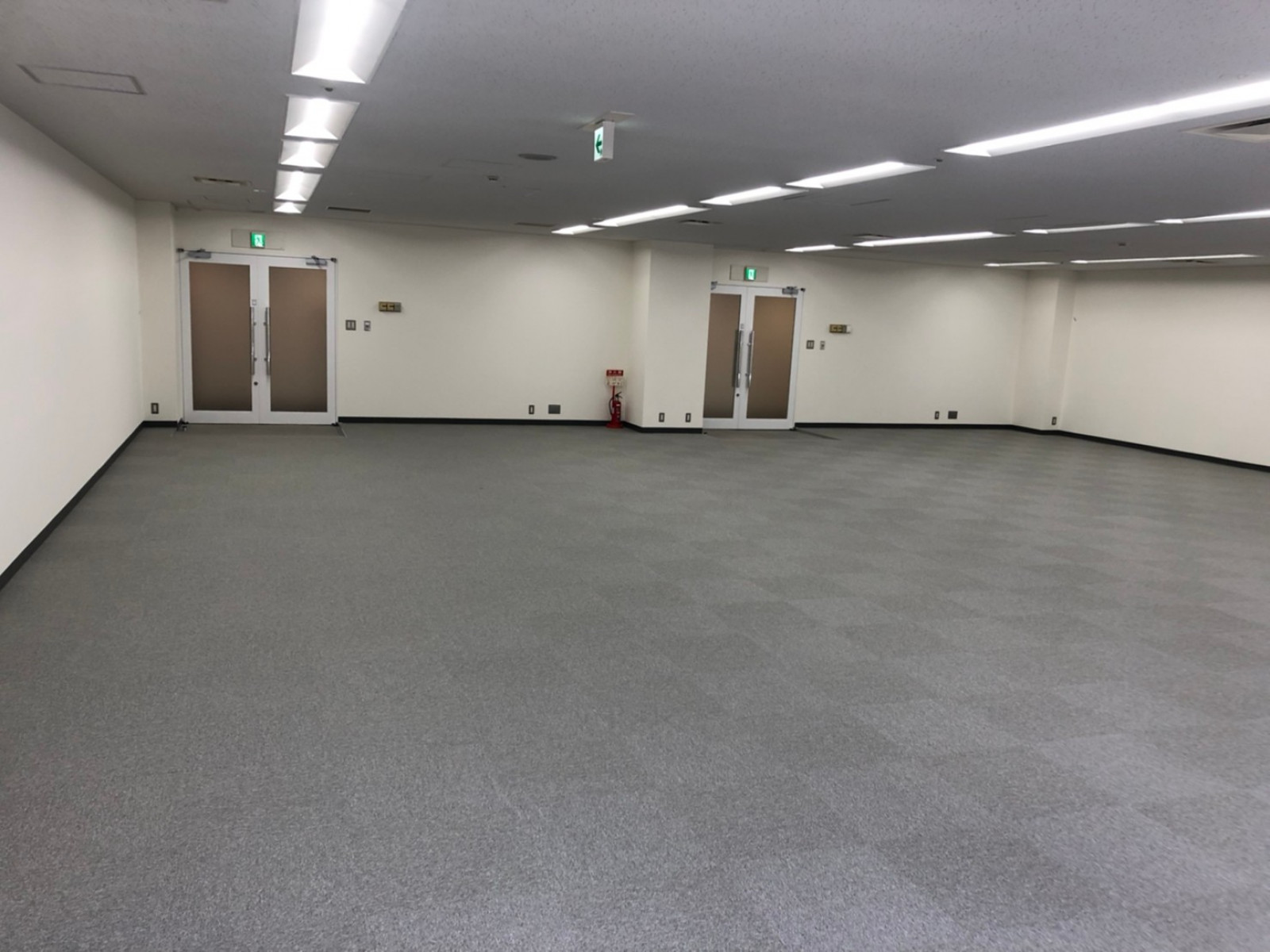 オフィス室内参考画像