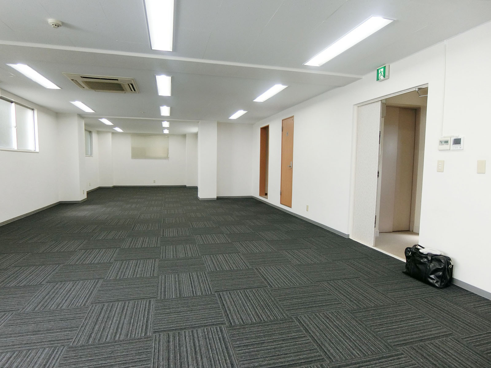 オフィス室内参考画像