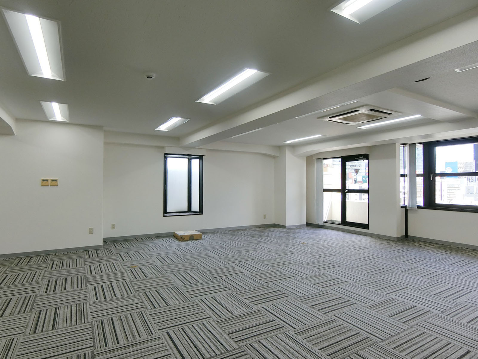 オフィス室内参考画像