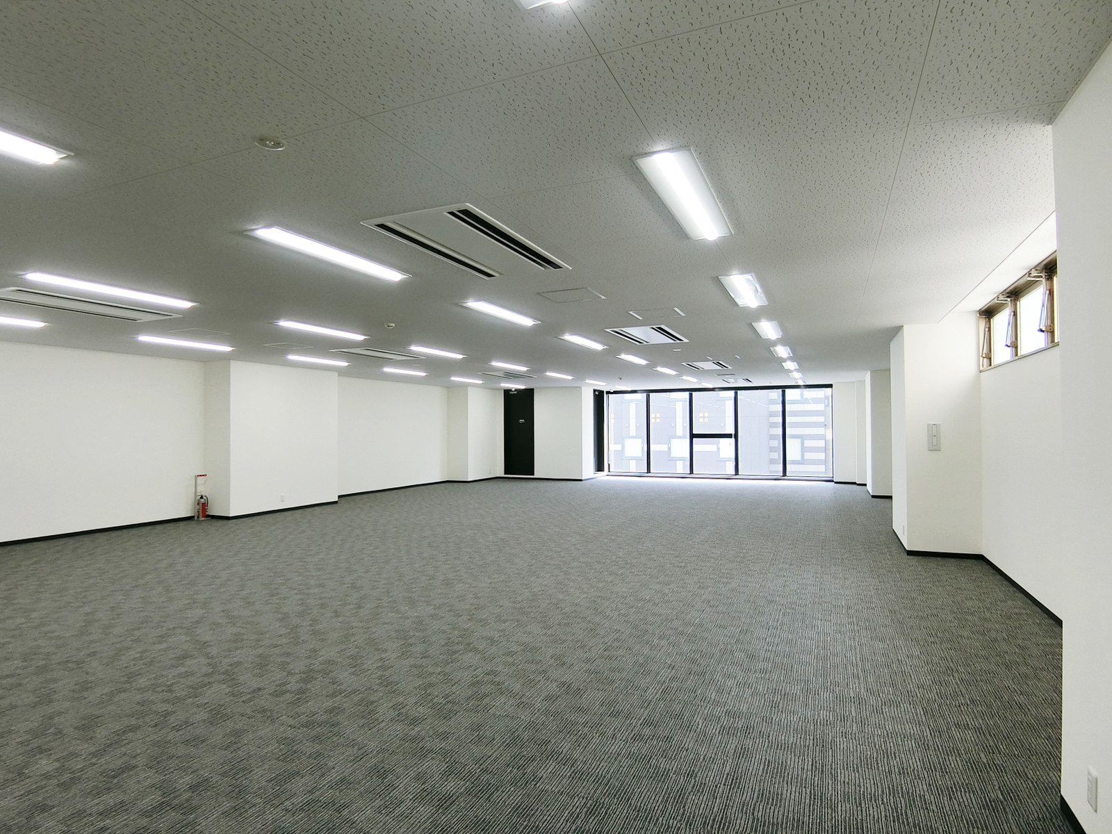 オフィス室内参考画像(5階・約77坪)