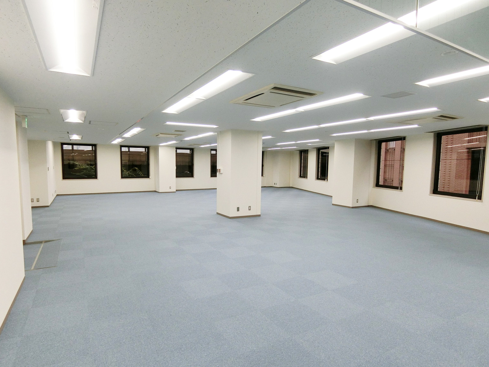オフィス室内参考画像