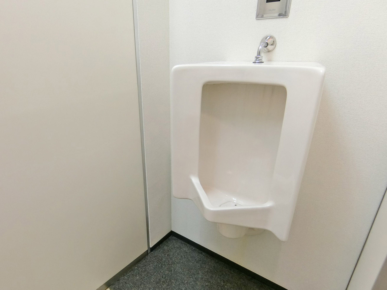 男性用トイレ