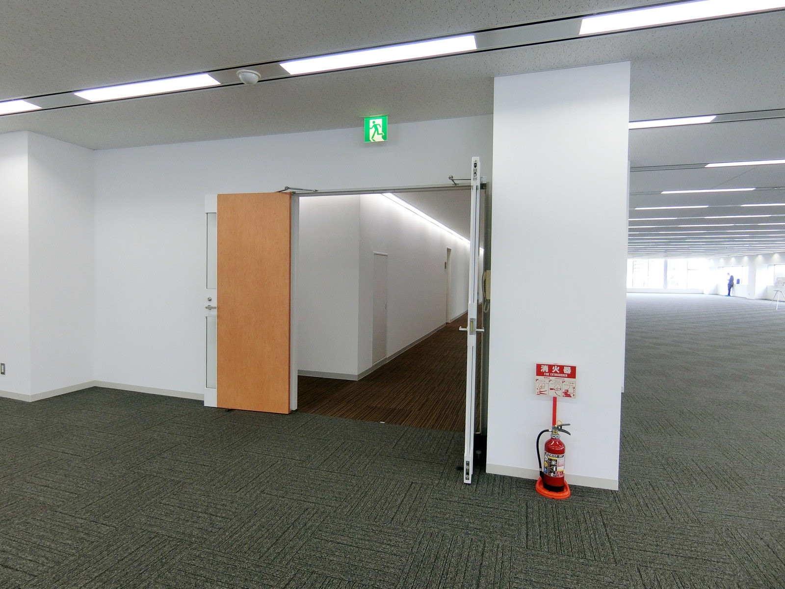貸室出入口