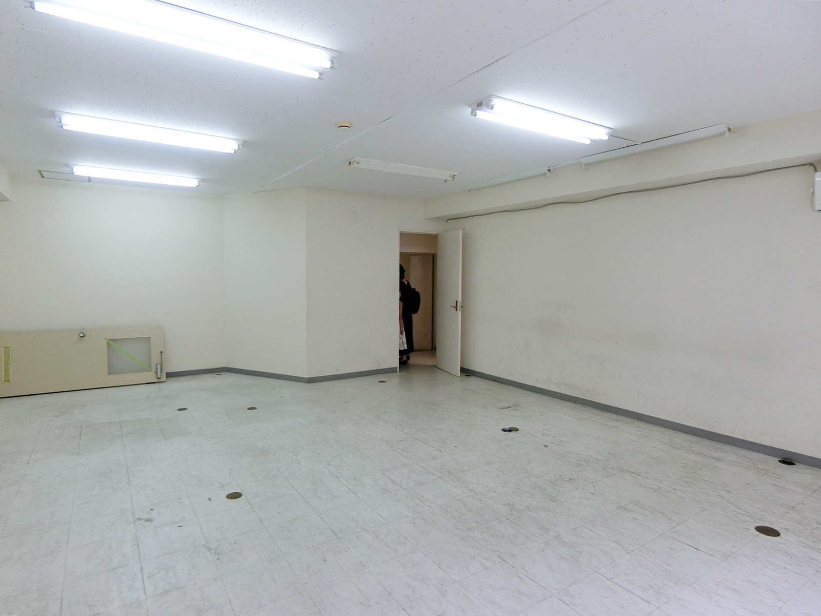 貸室奥側の様子