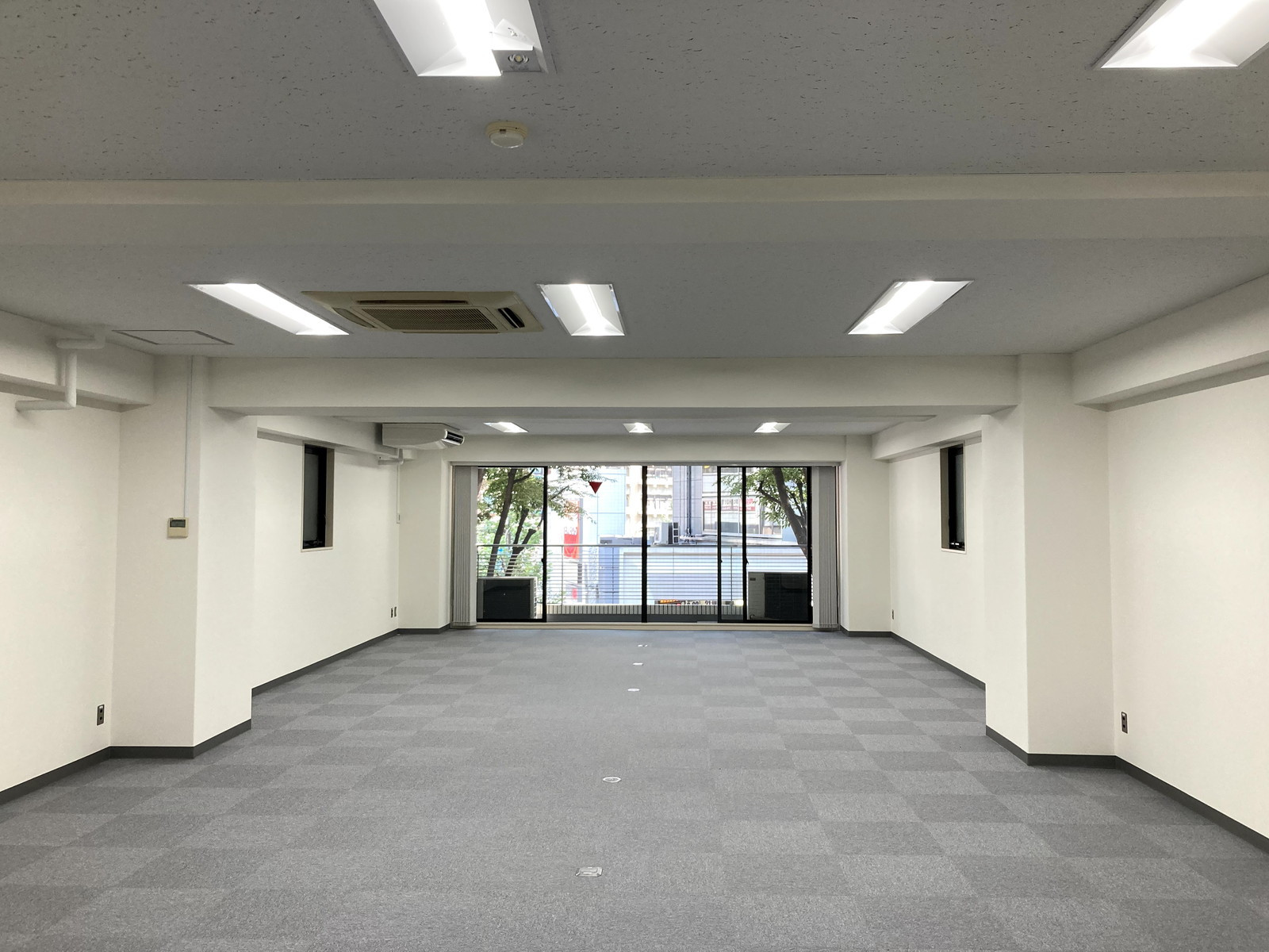 オフィス室内参考画像