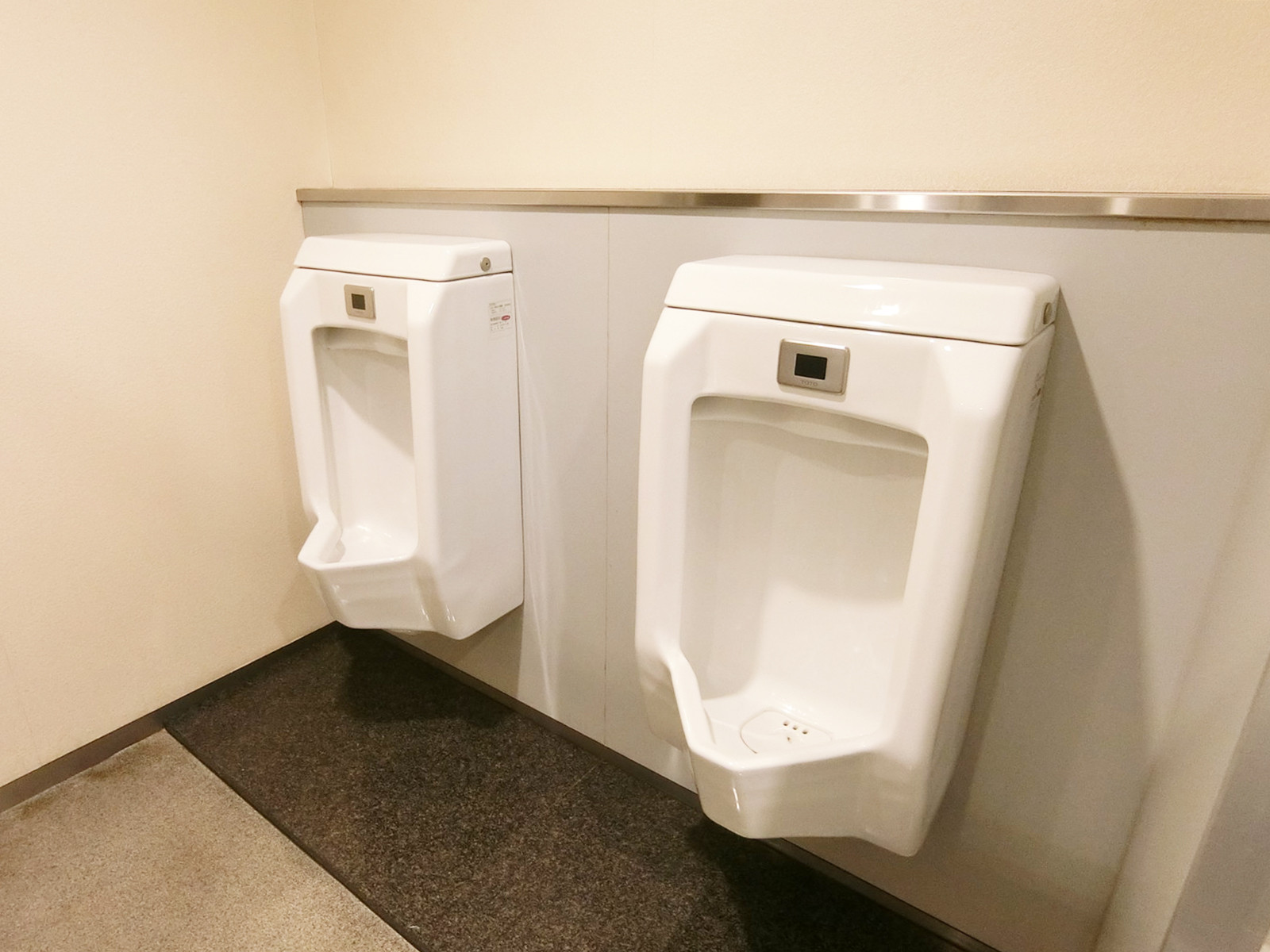 男性用トイレ