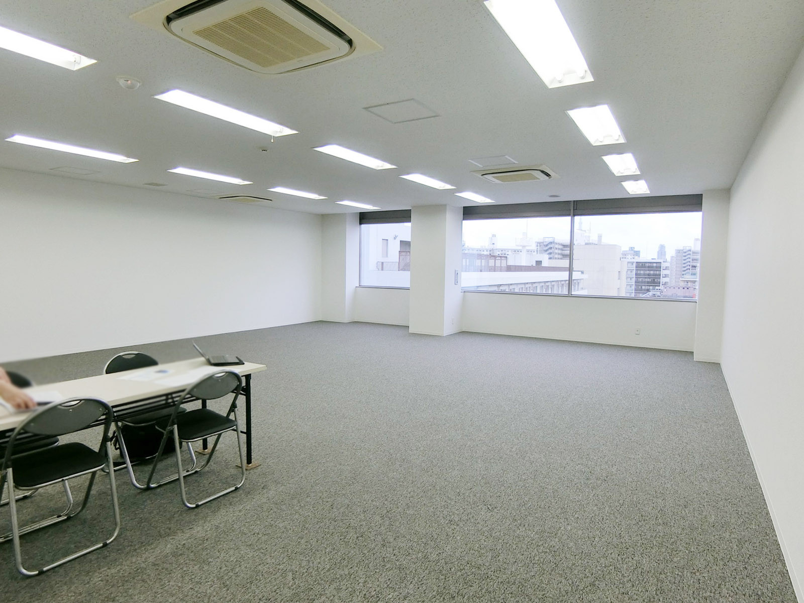 オフィス室内参考画像