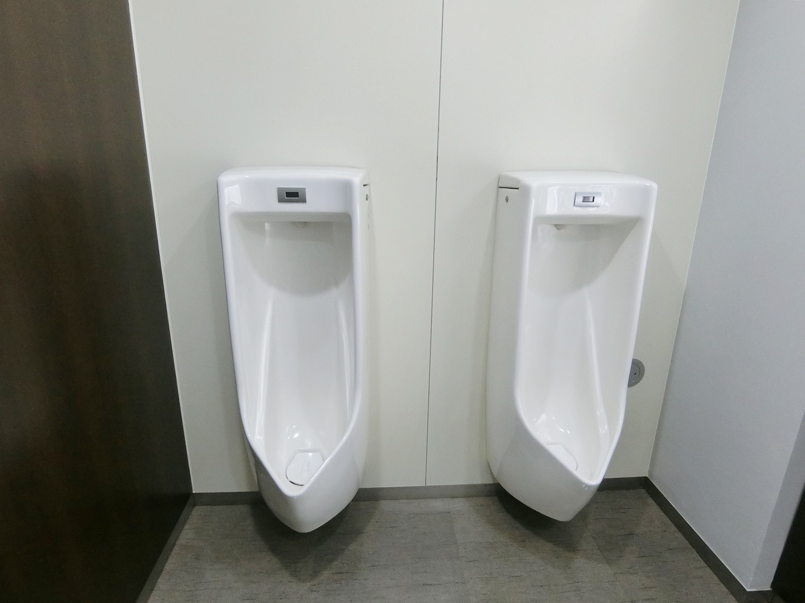 男性用トイレ