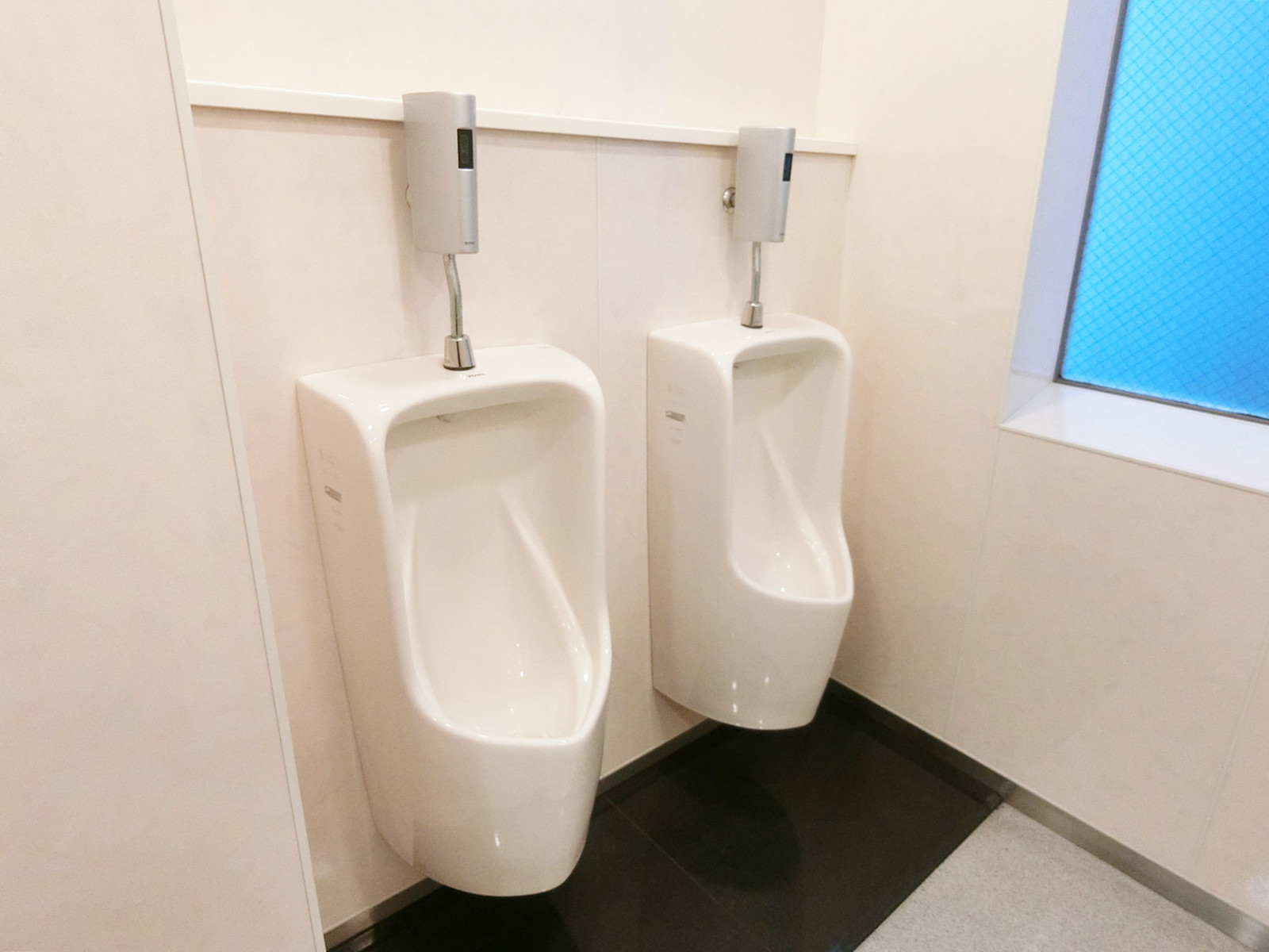 男性用トイレ