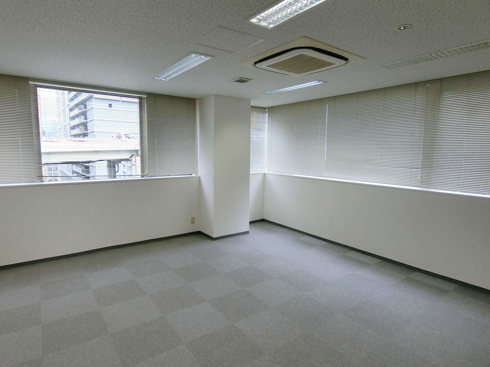 オフィス室内参考画像