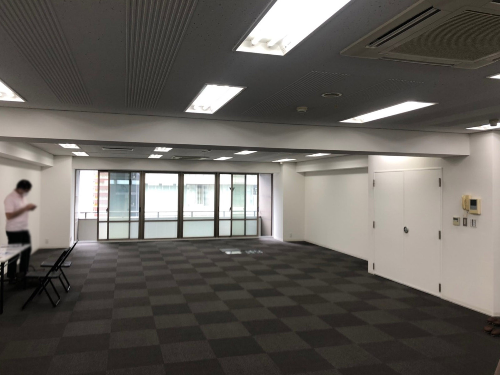 別角度の様子