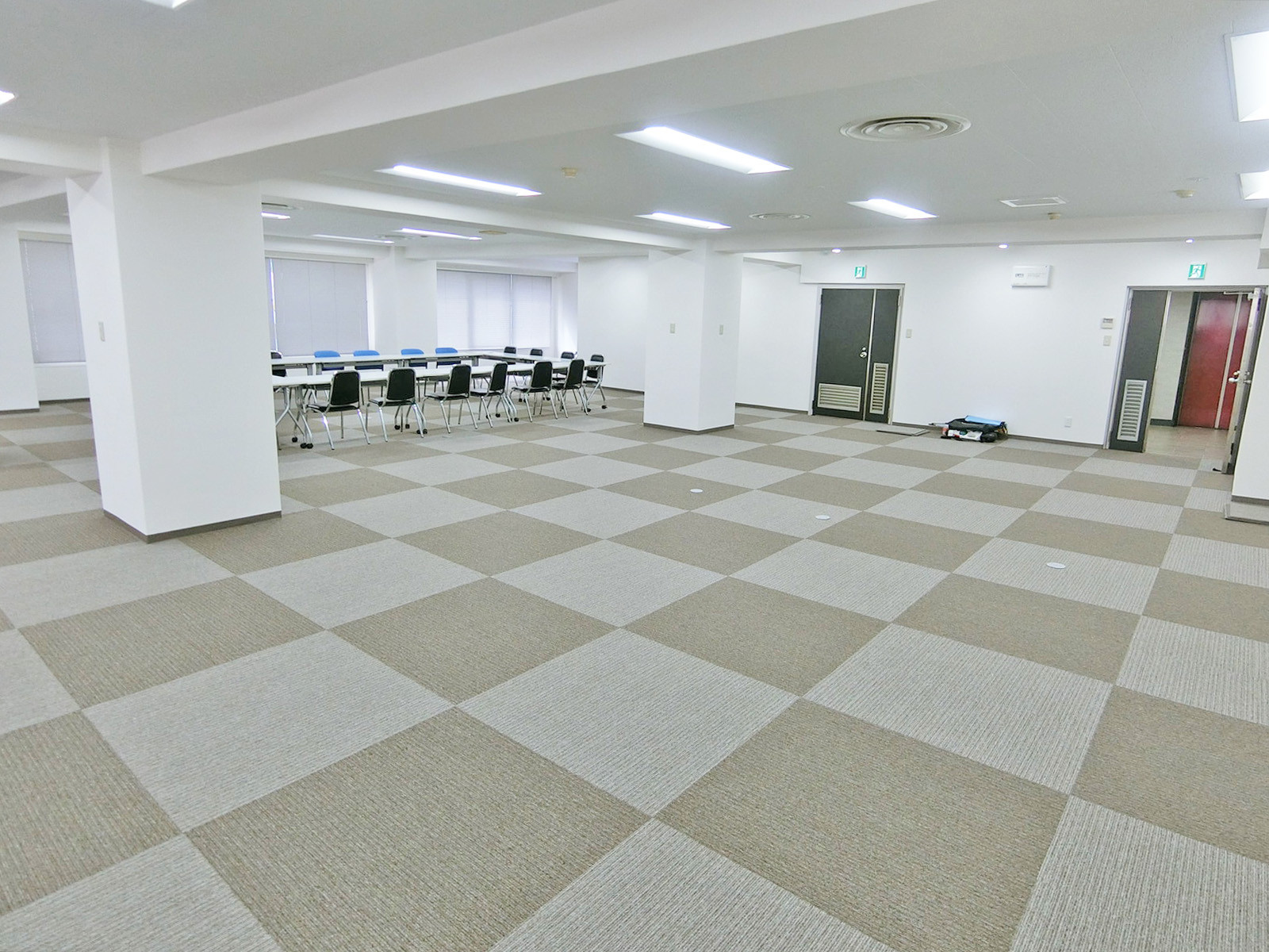 オフィス室内参考画像