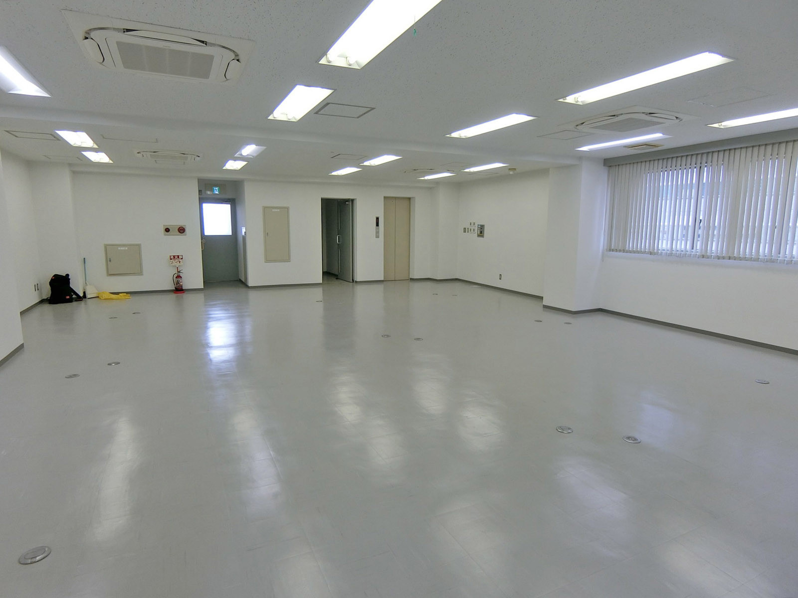 オフィス室内参考画像