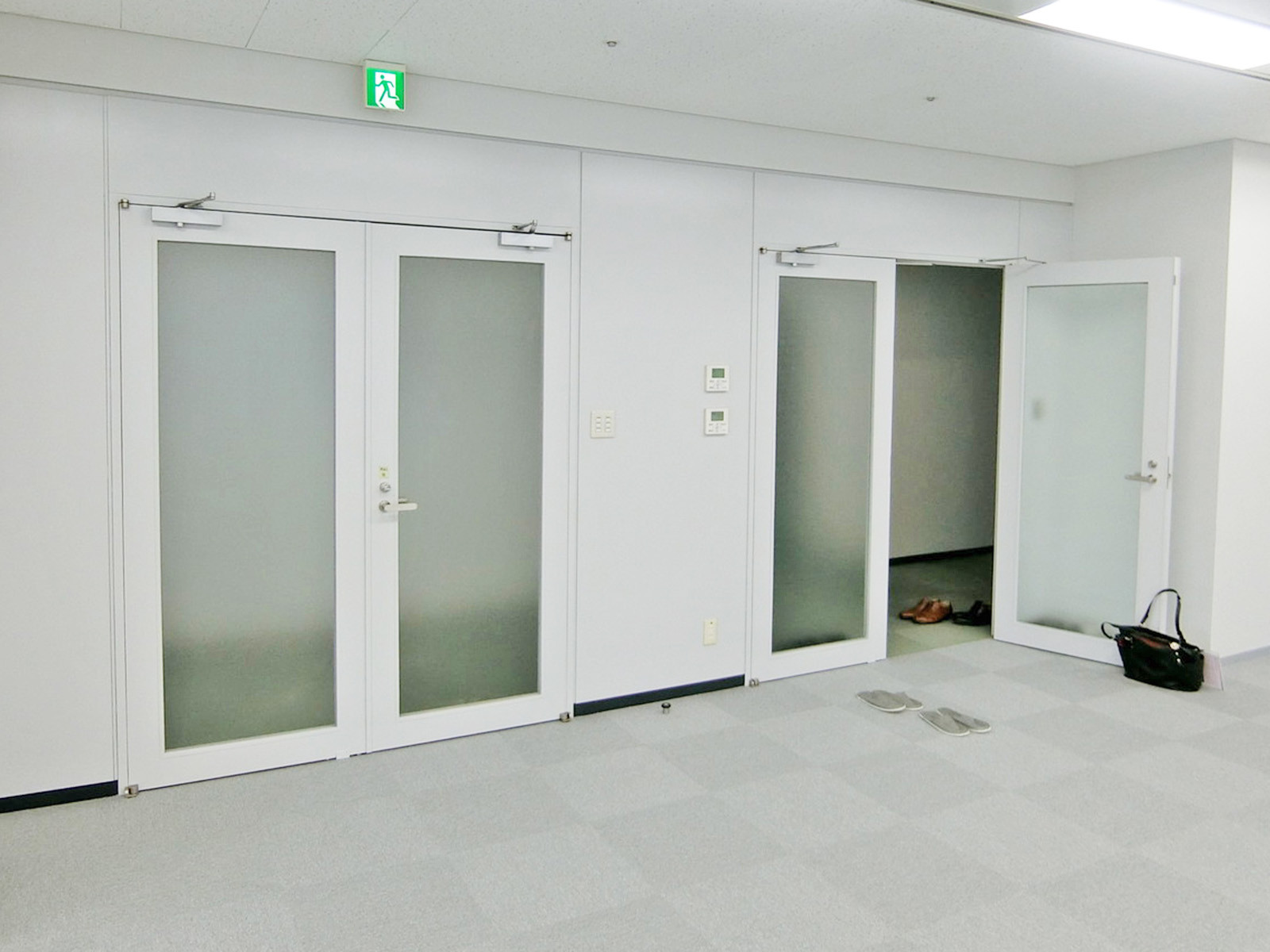貸室出入口