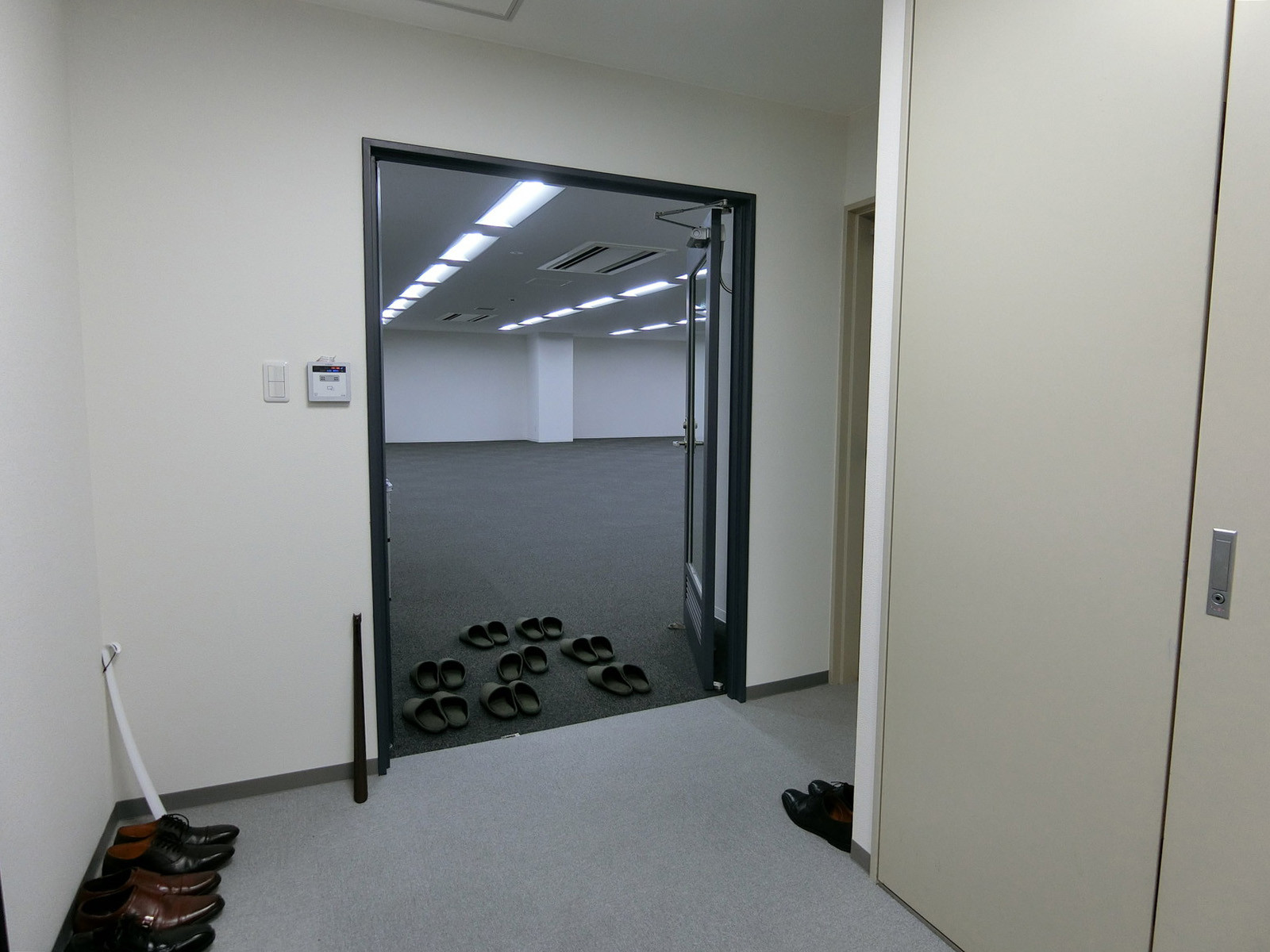 貸室出入口