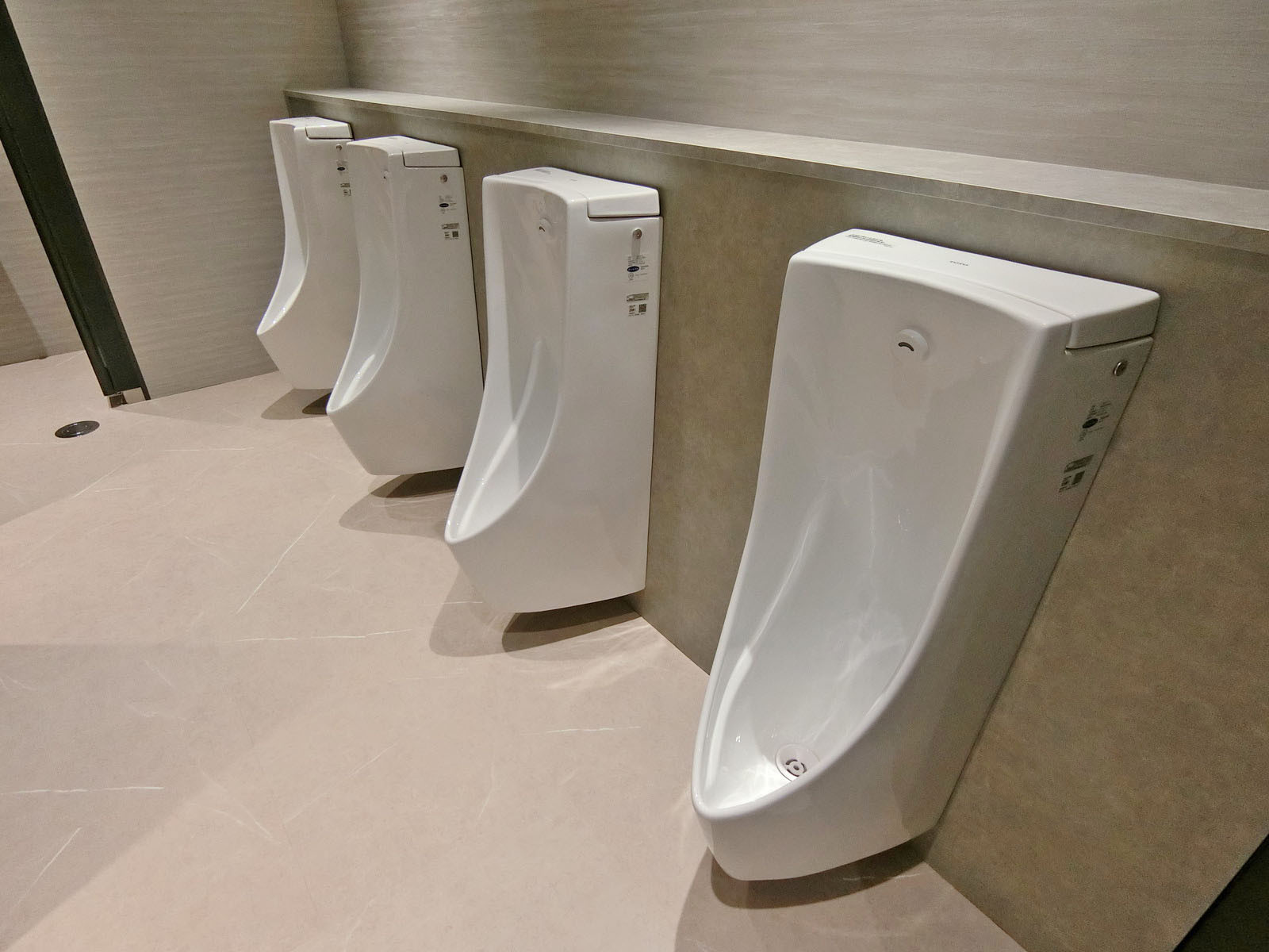 男性用トイレ