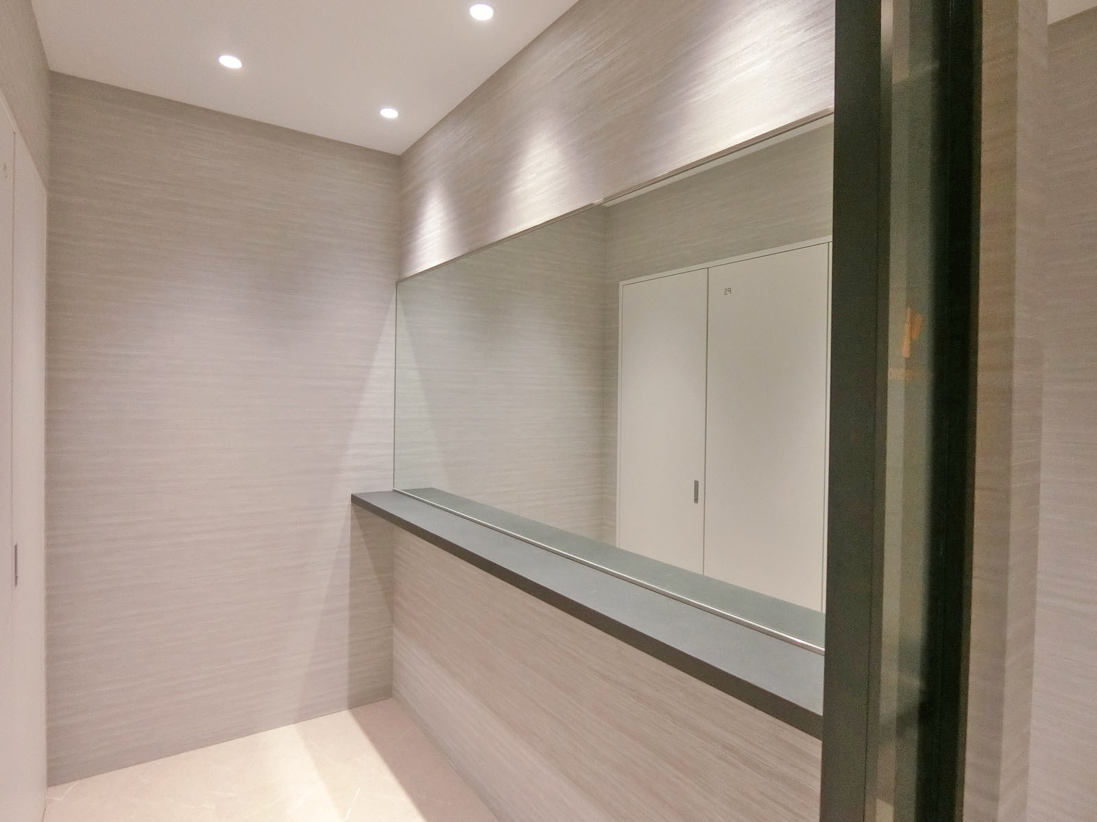 女性用トイレパウダールーム