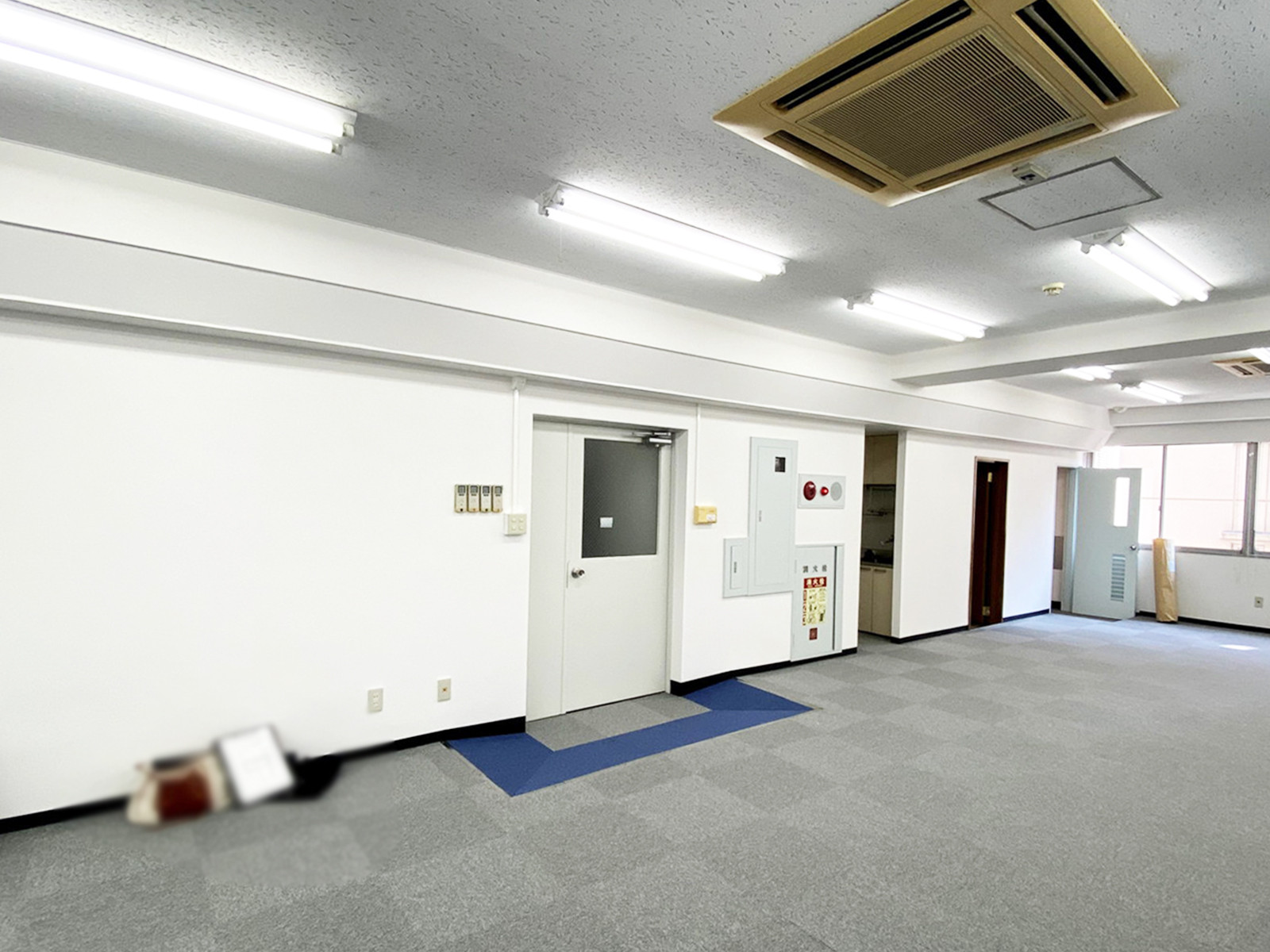 貸室出入口