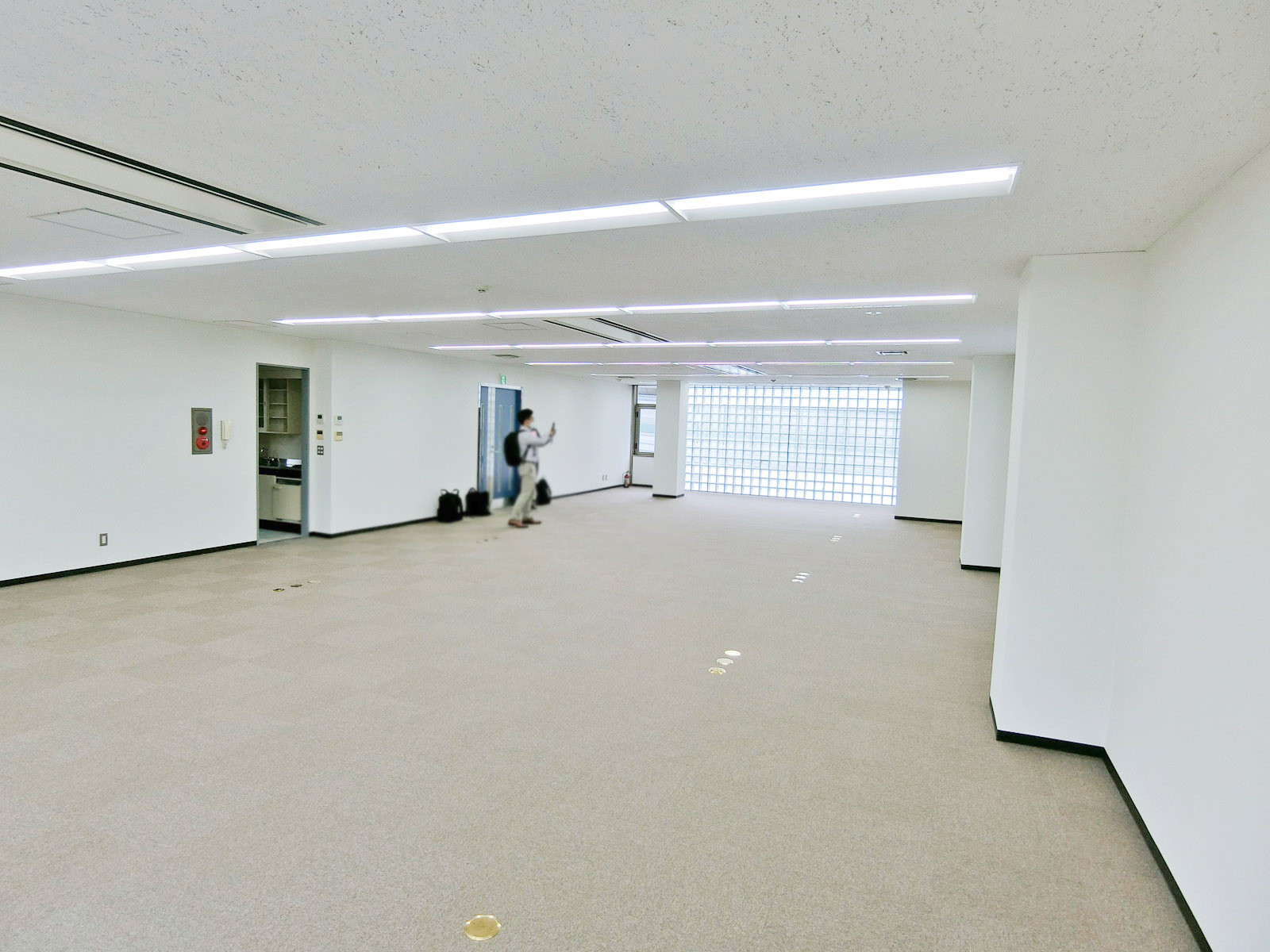 オフィス室内参考画像