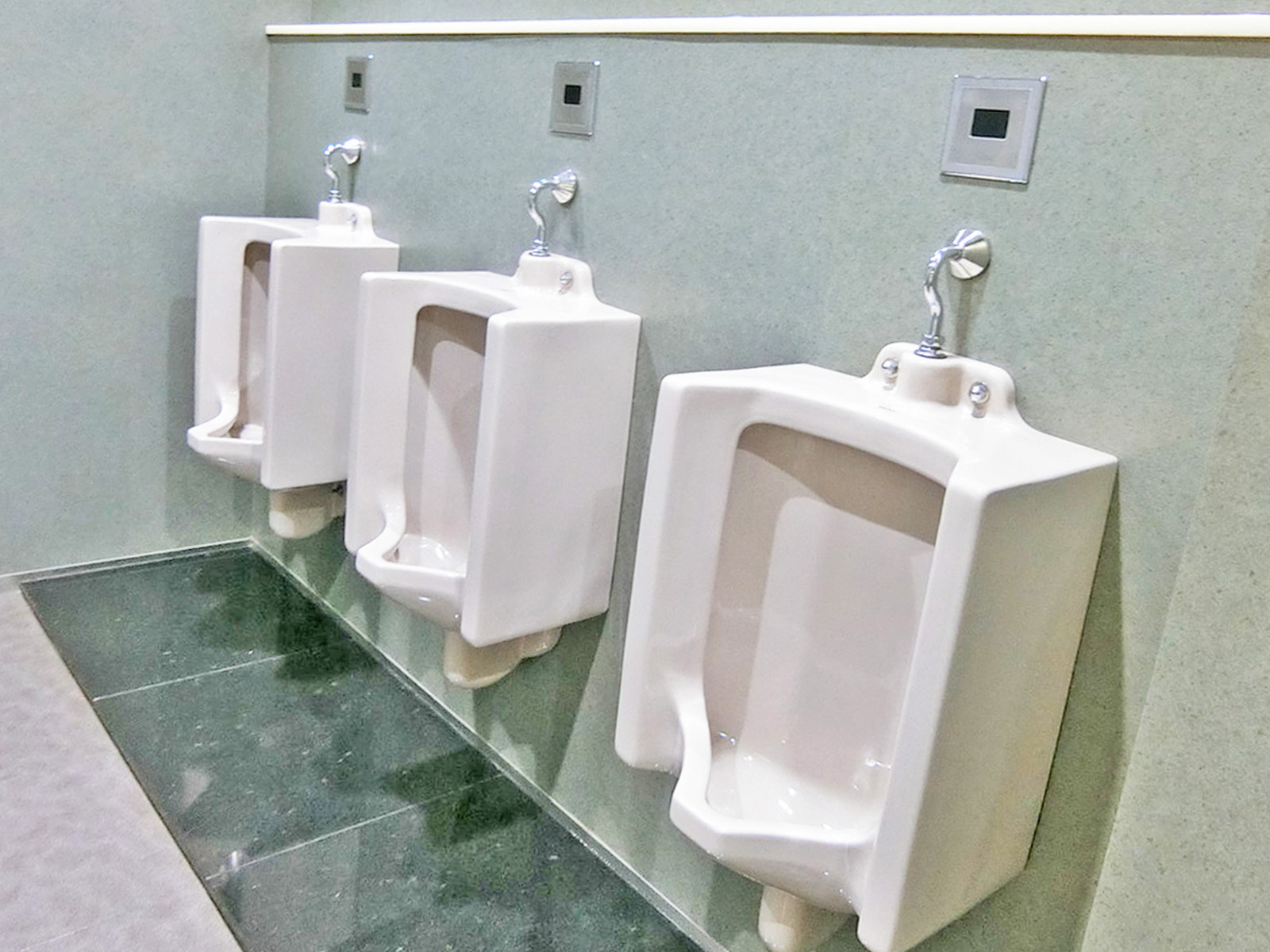 男性用トイレ