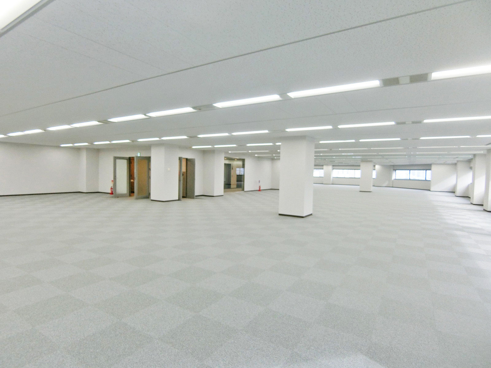 オフィス室内参考画像（7階・約225坪）