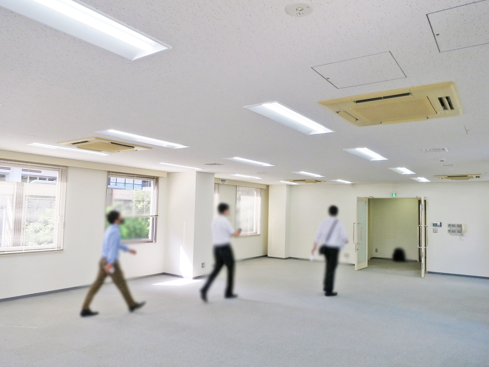 別角度の様子
