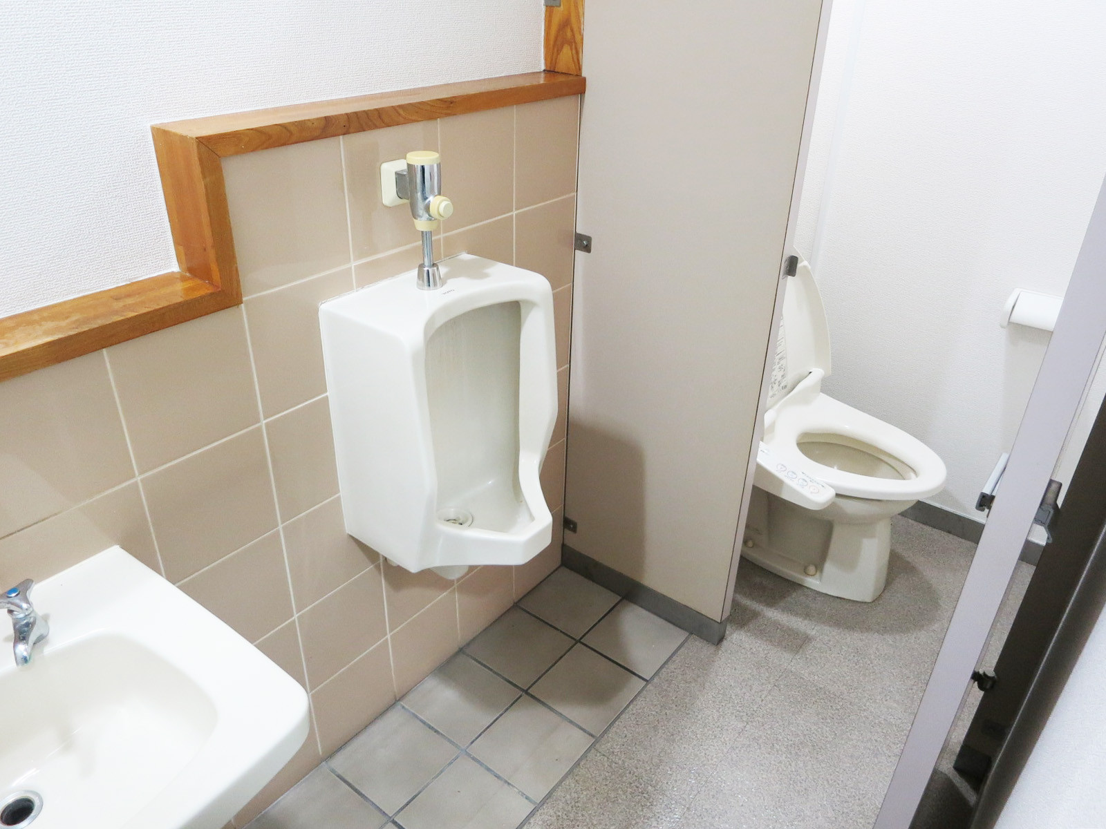 男性用トイレ
