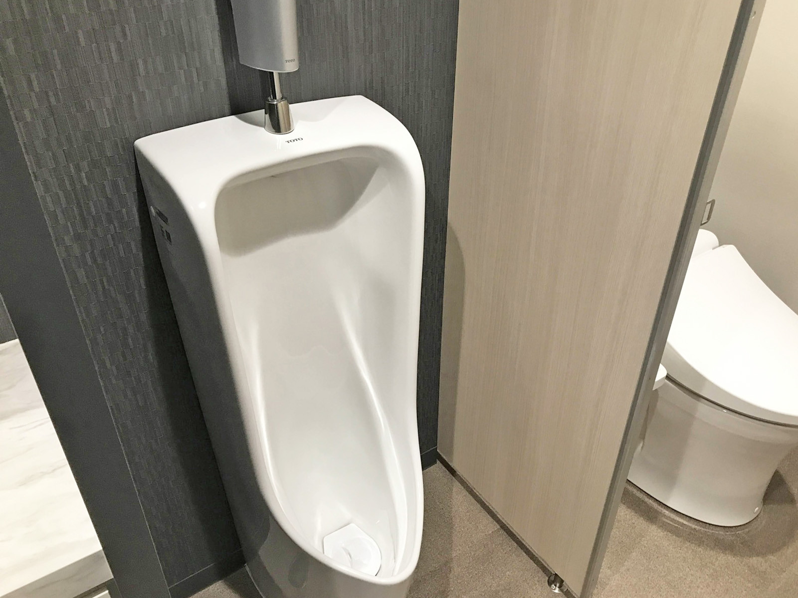 男性用トイレ