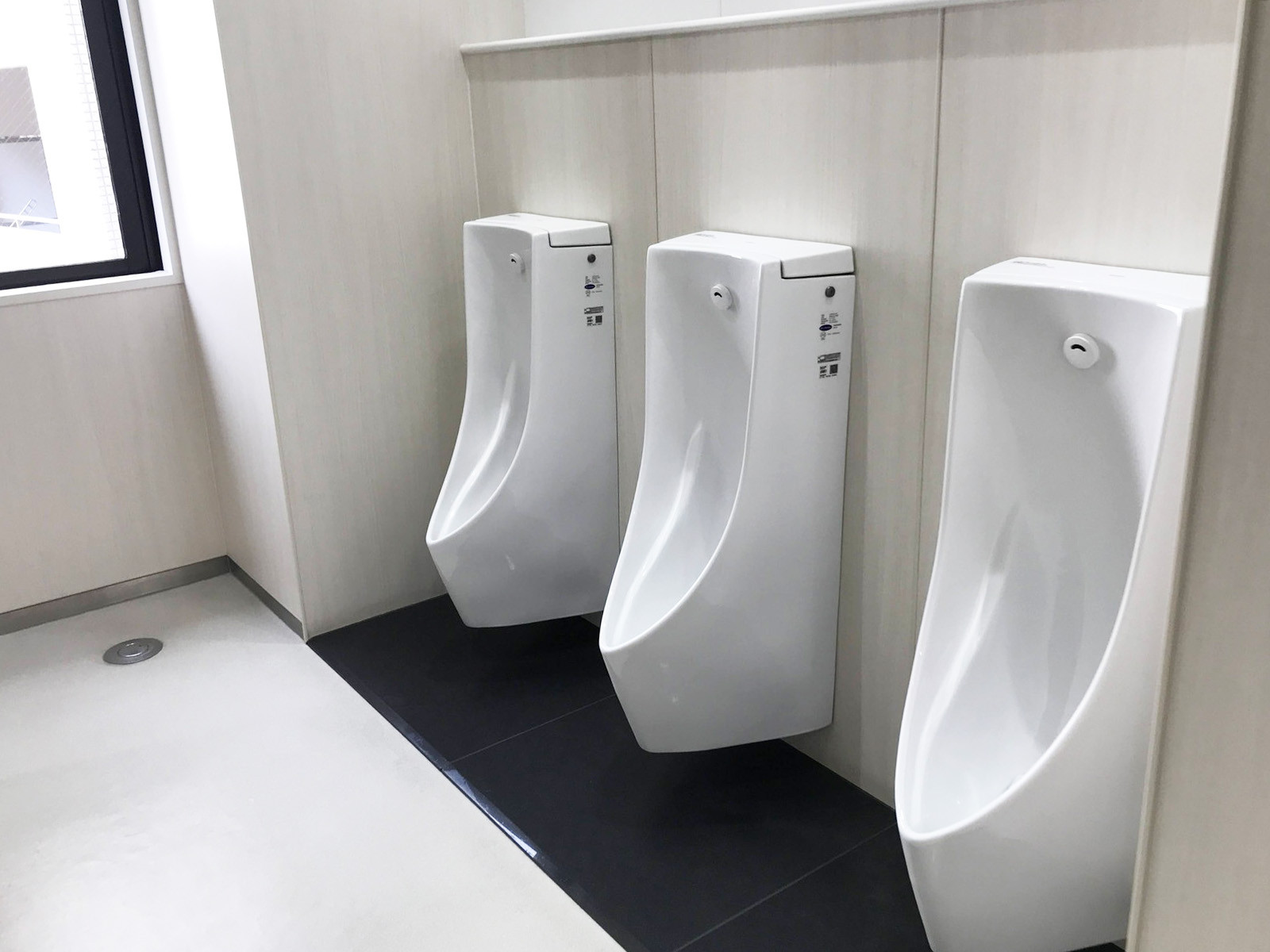 男性用トイレ