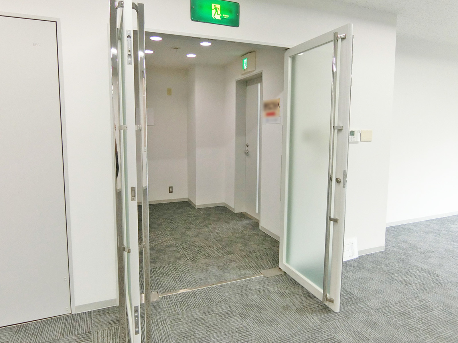 貸室出入口