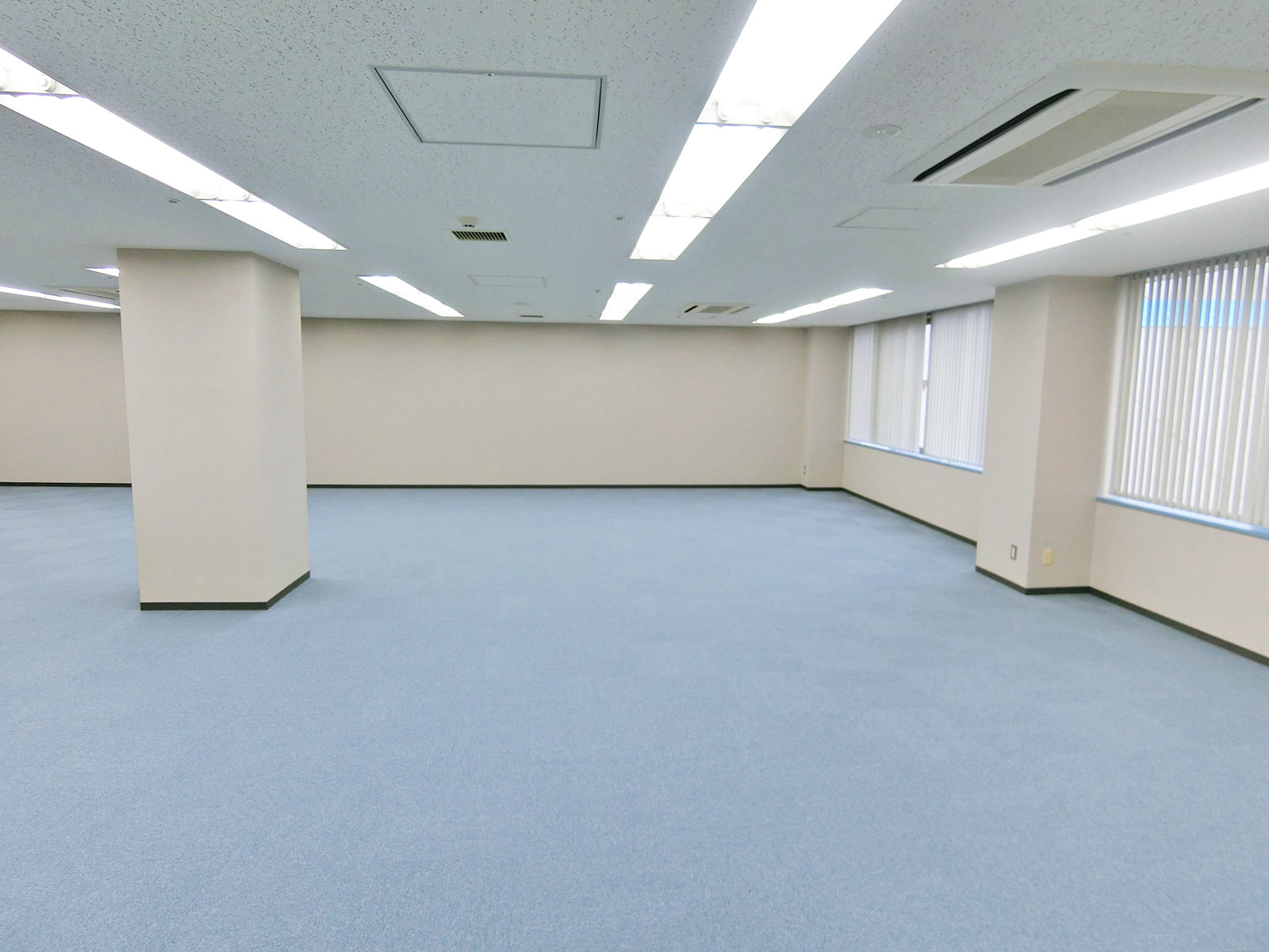 オフィス室内参考画像
