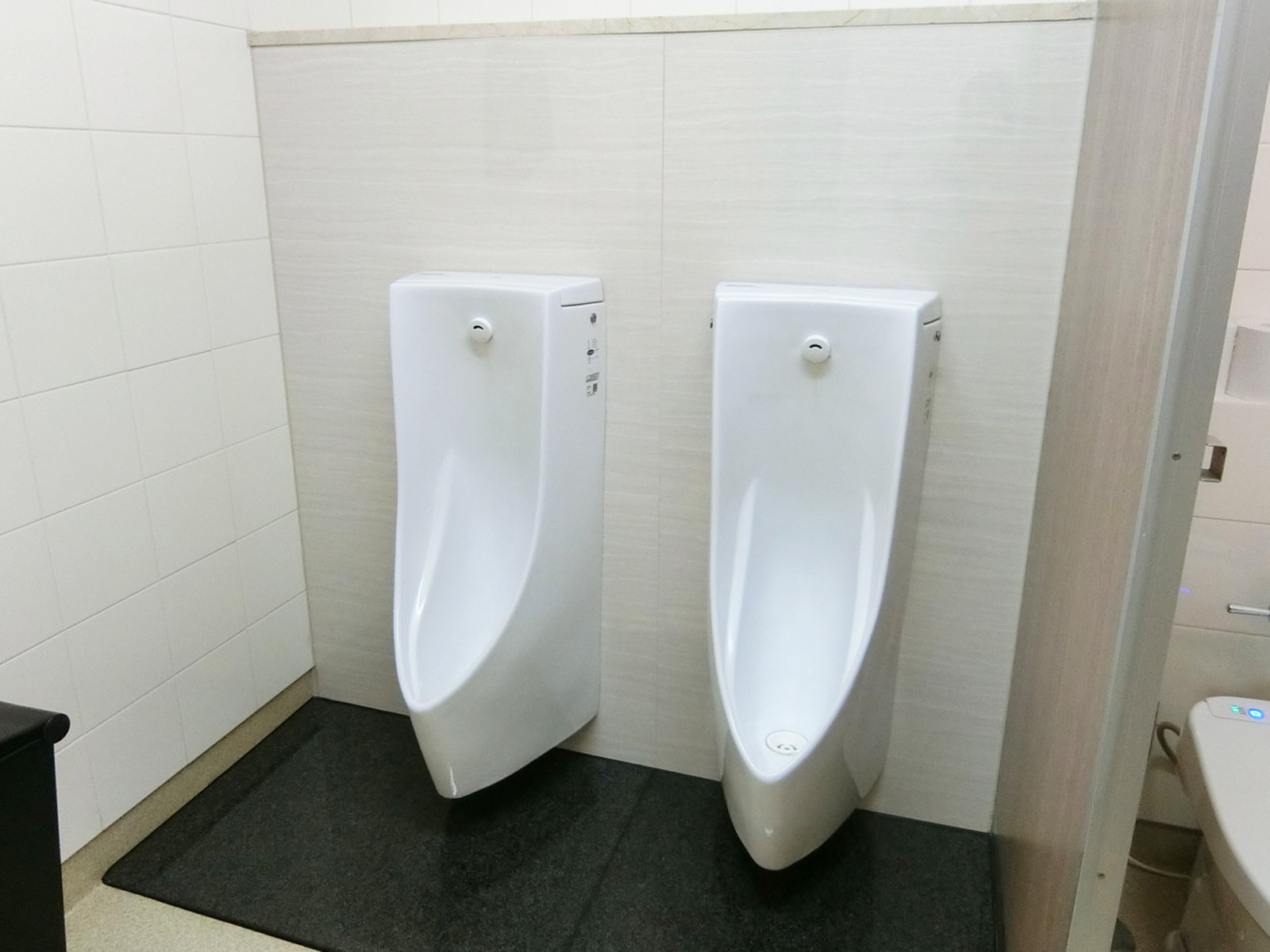 男性用トイレ