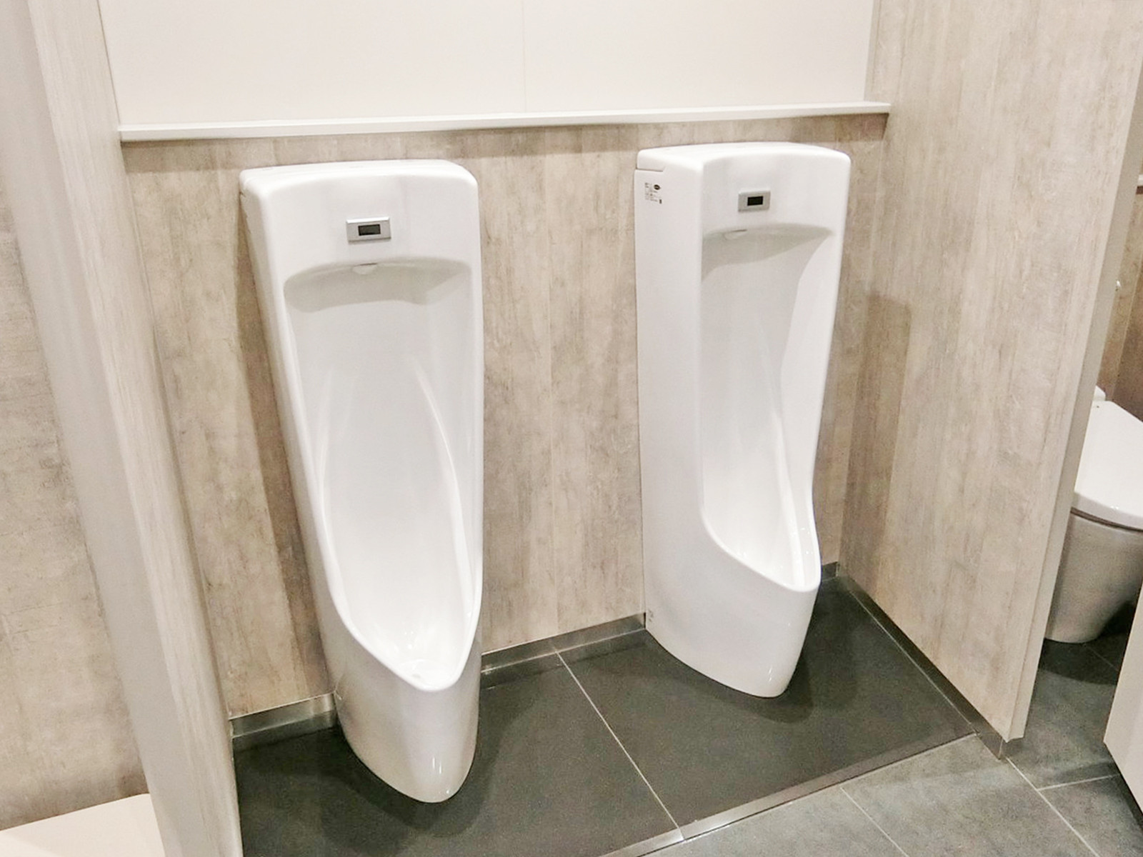 男性用トイレ