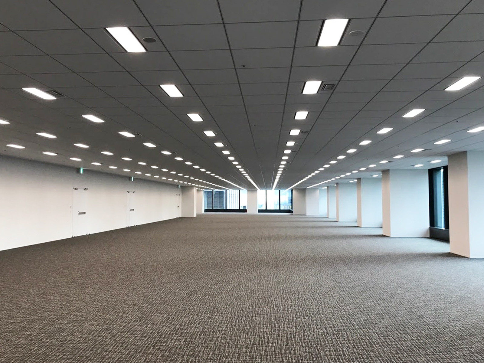 オフィス室内参考画像