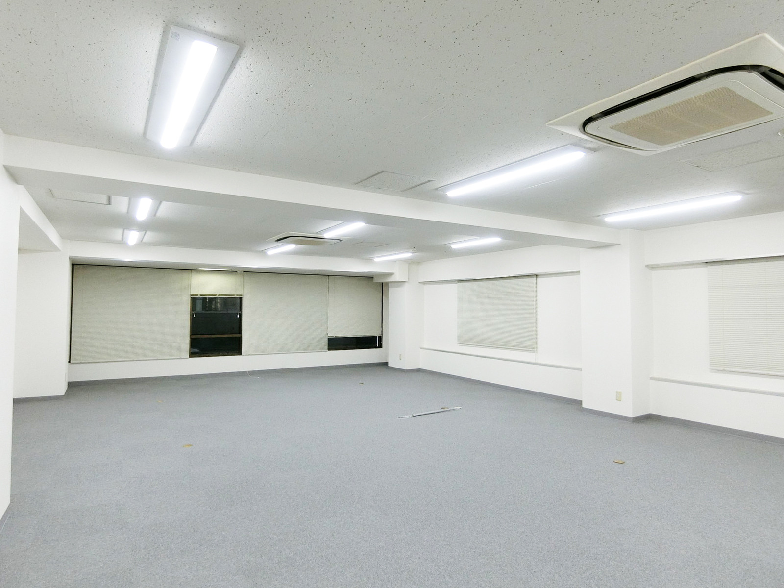 オフィス室内参考画像